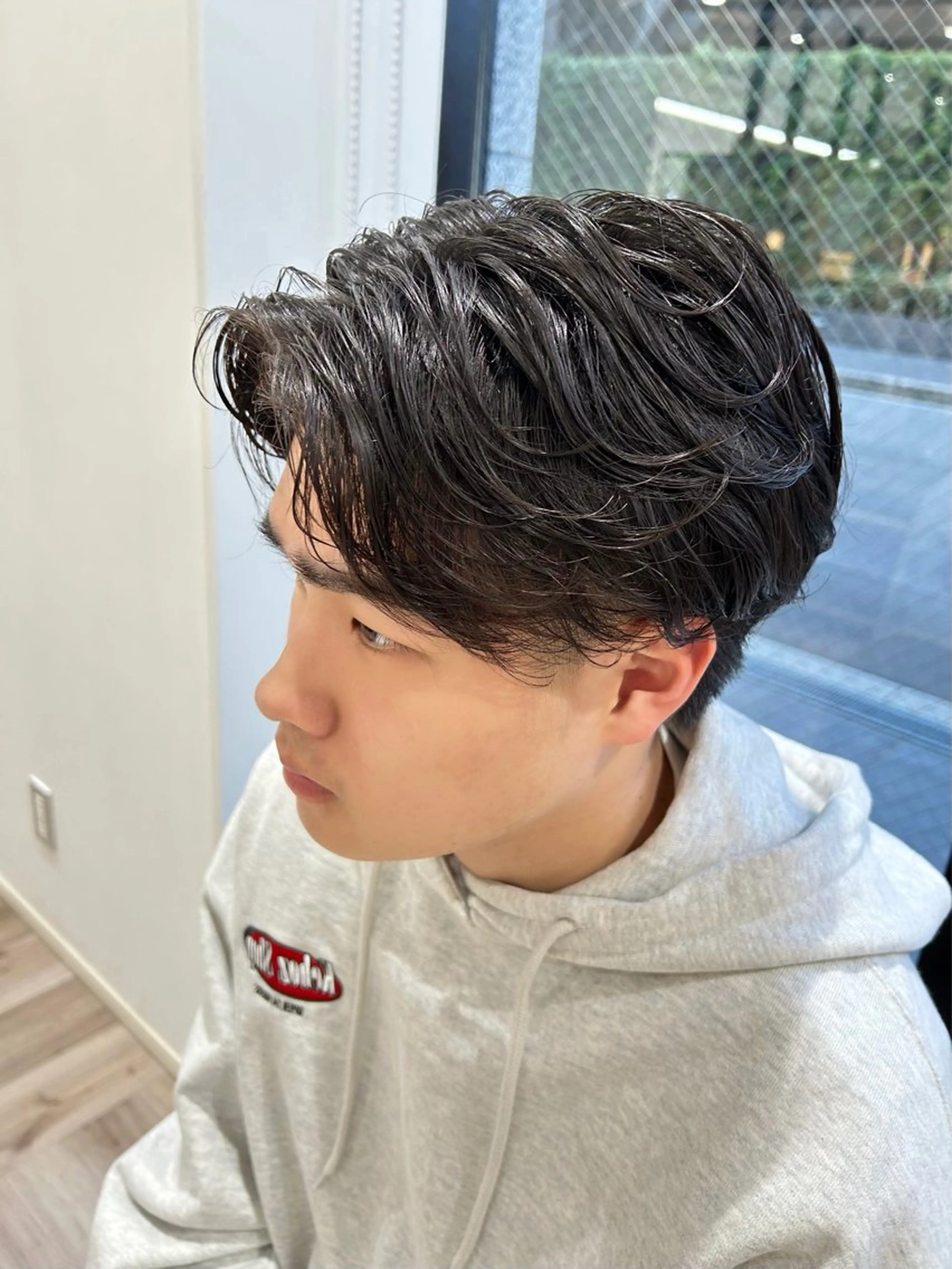 カラー パーマ メンズ ビジネス フェザーパーマ メンズパーマ ニュアンスパーマ カット パーマ トリートメント 片山 仁のヘアスタイル