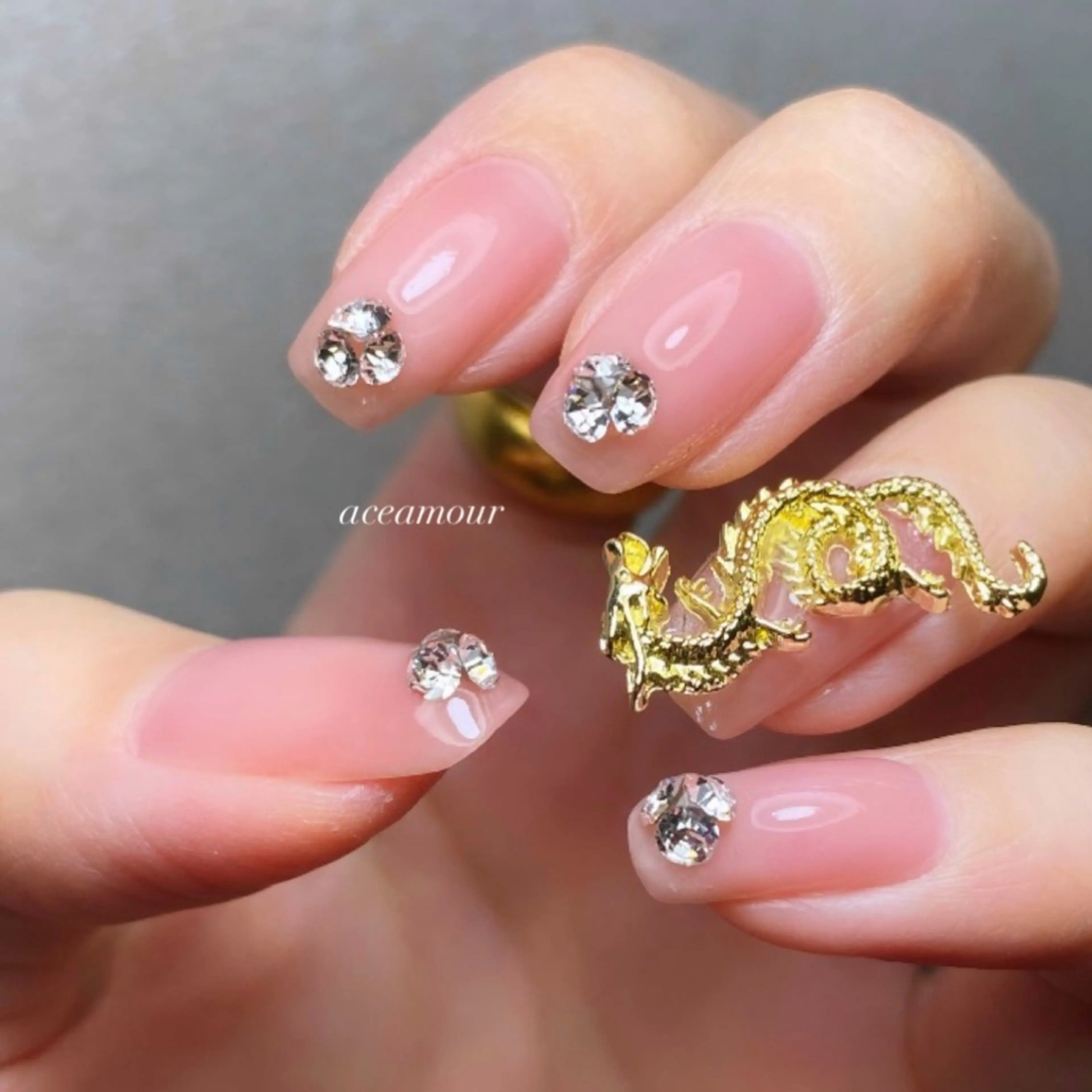 ネイル ゴールド ネイル/耳つぼ /新ホワイトニングのネイルデザイン