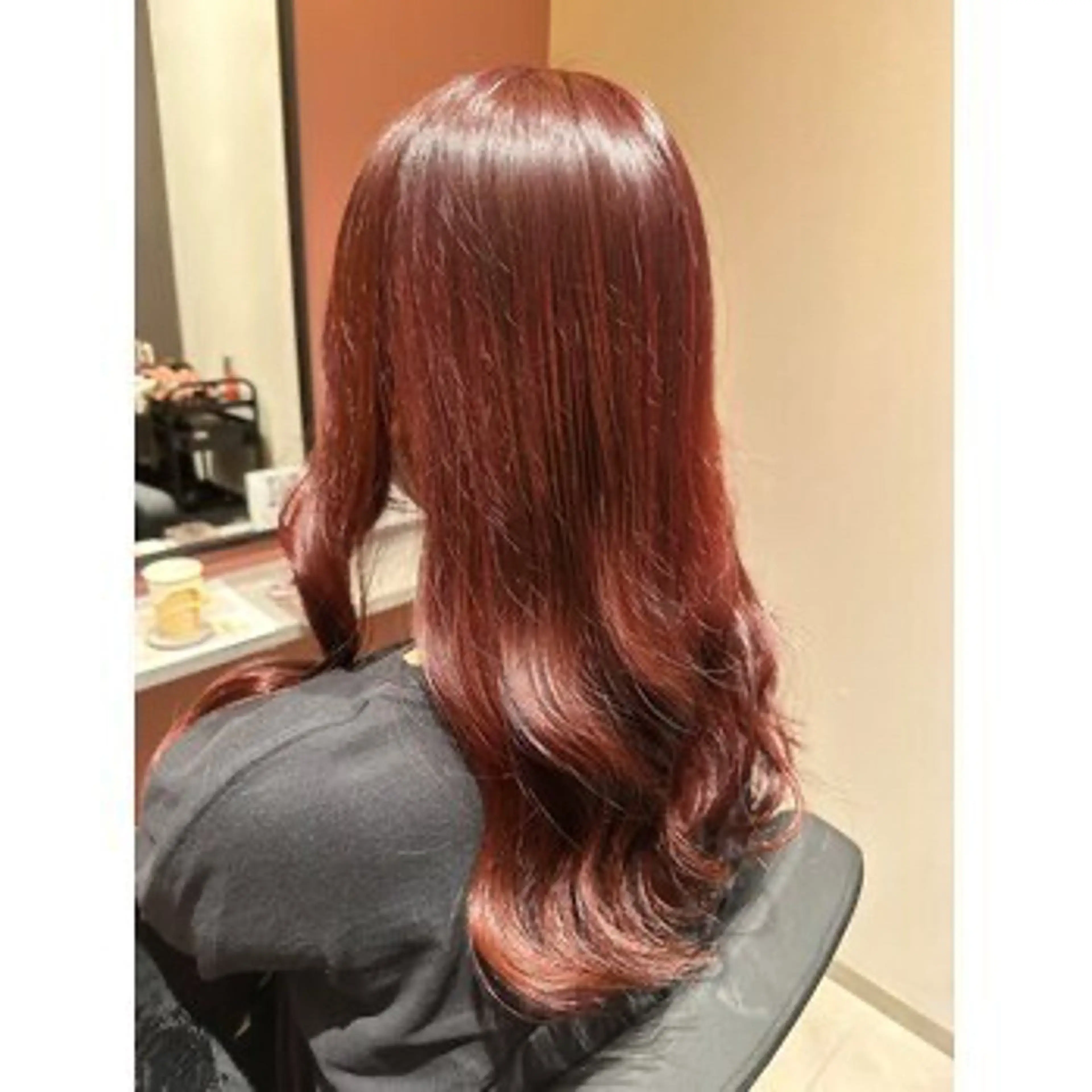 カラー 西原 愛紗のヘアスタイル