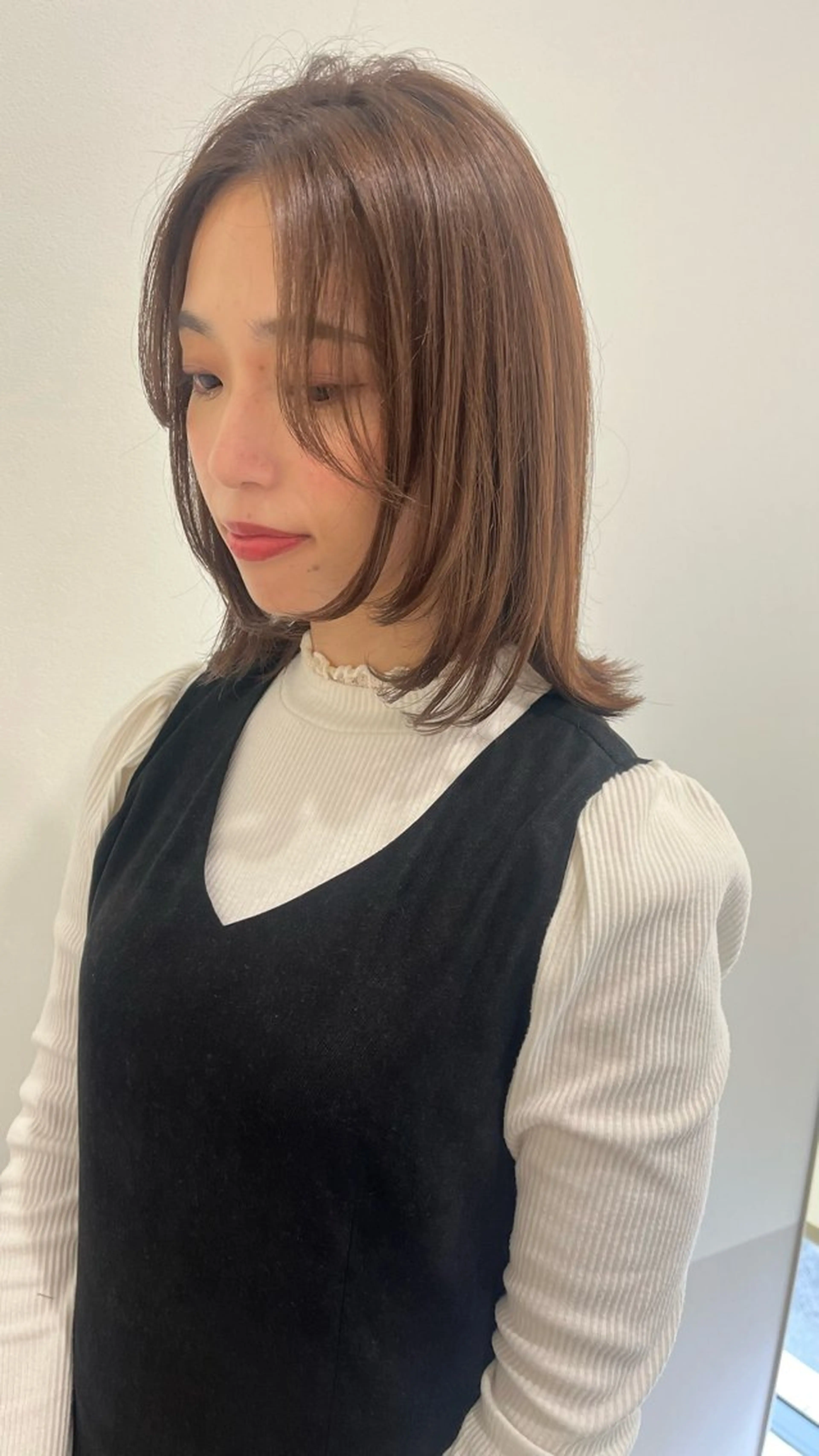 ミディアム カラー アッシュ 透明感カラー オリーブアッシュ レイヤーカット tocca🪴 ARISA🕊️のヘアスタイル