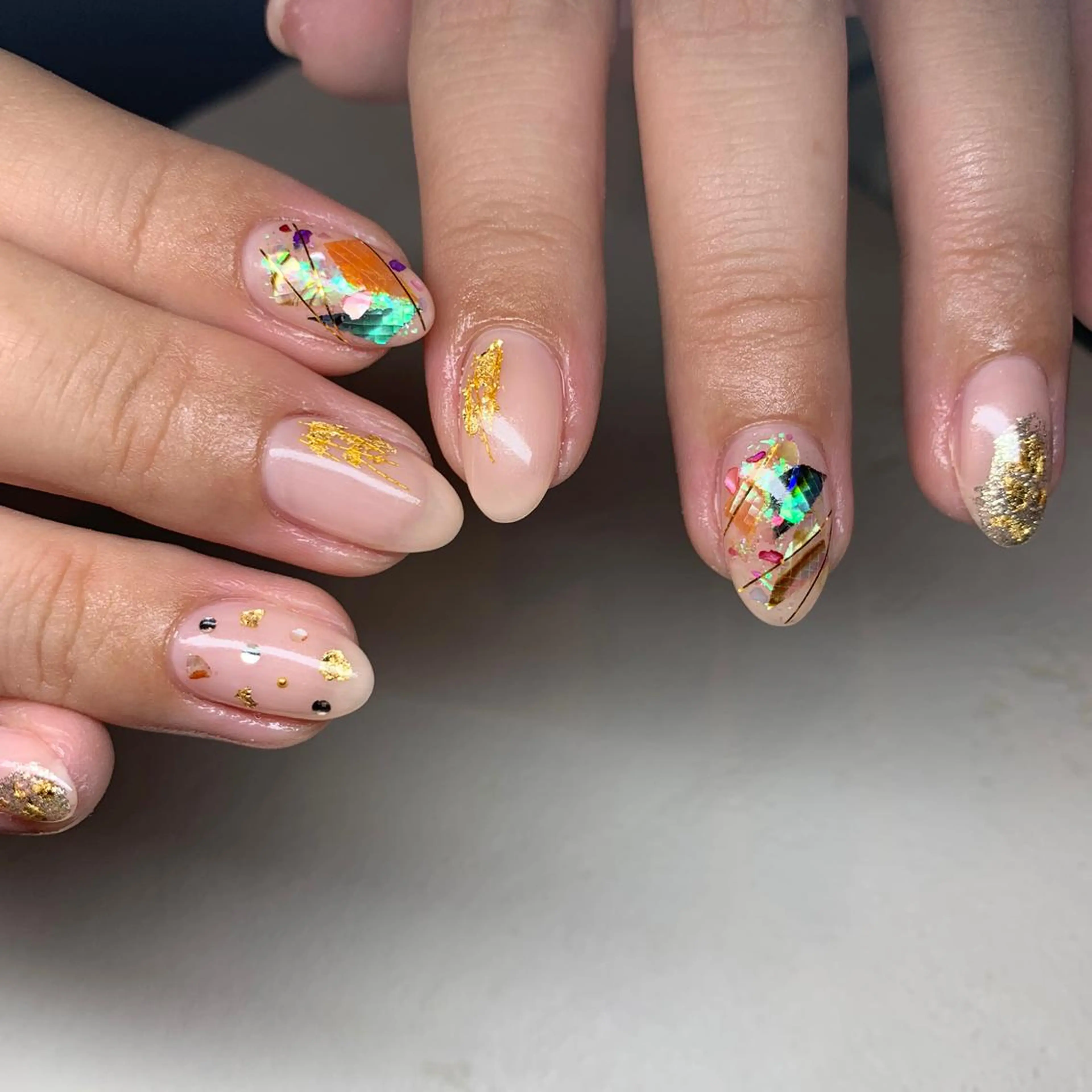 ネイル repos~ルポ~所属・里見 麗のネイルデザイン