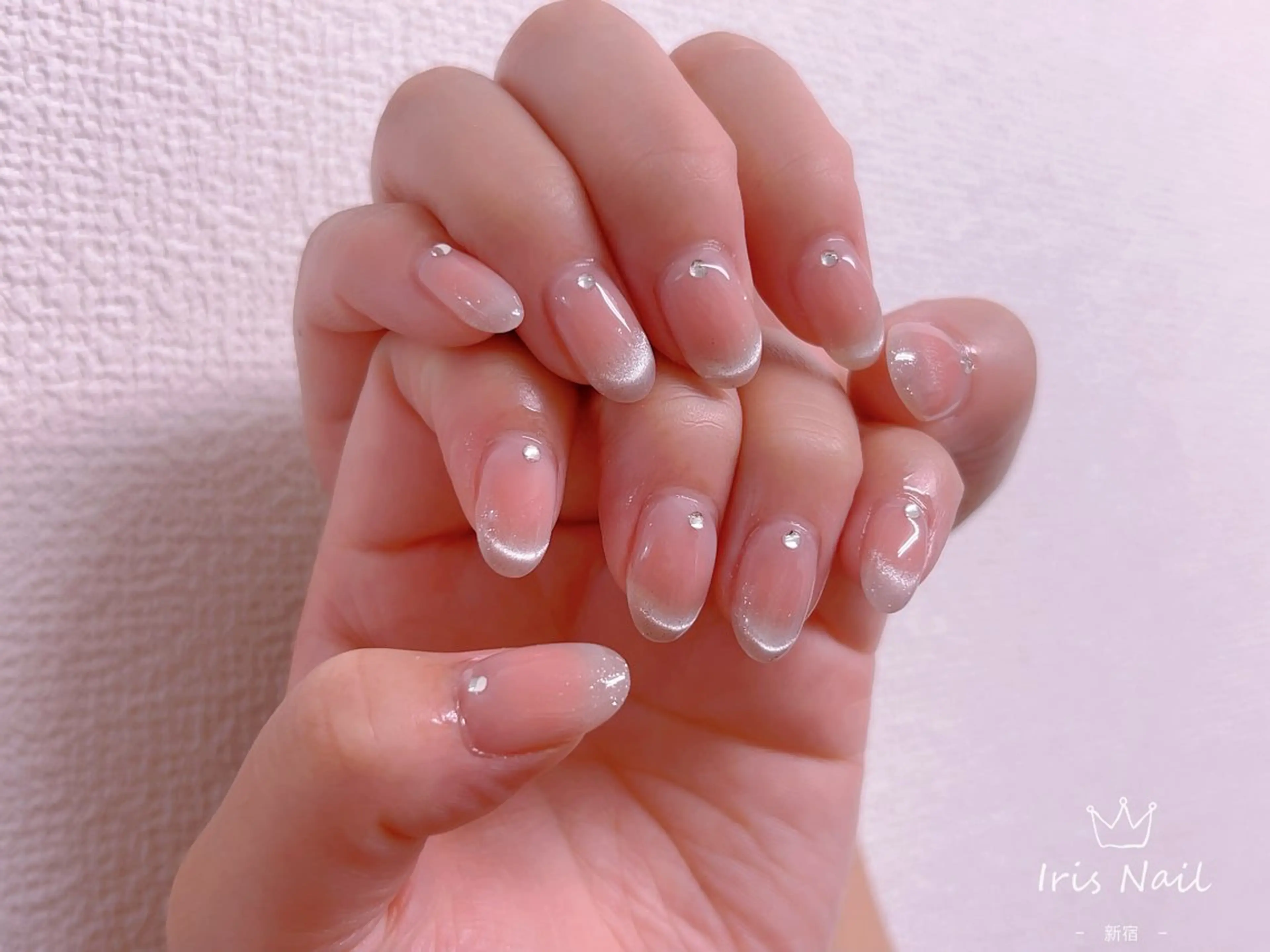 ネイル フレンチネイル ジェルネイル グラデーション 韓国ネイル マグネットネイル ハンドネイル 【長さ出し】 IRIS NAILのネイルデザイン