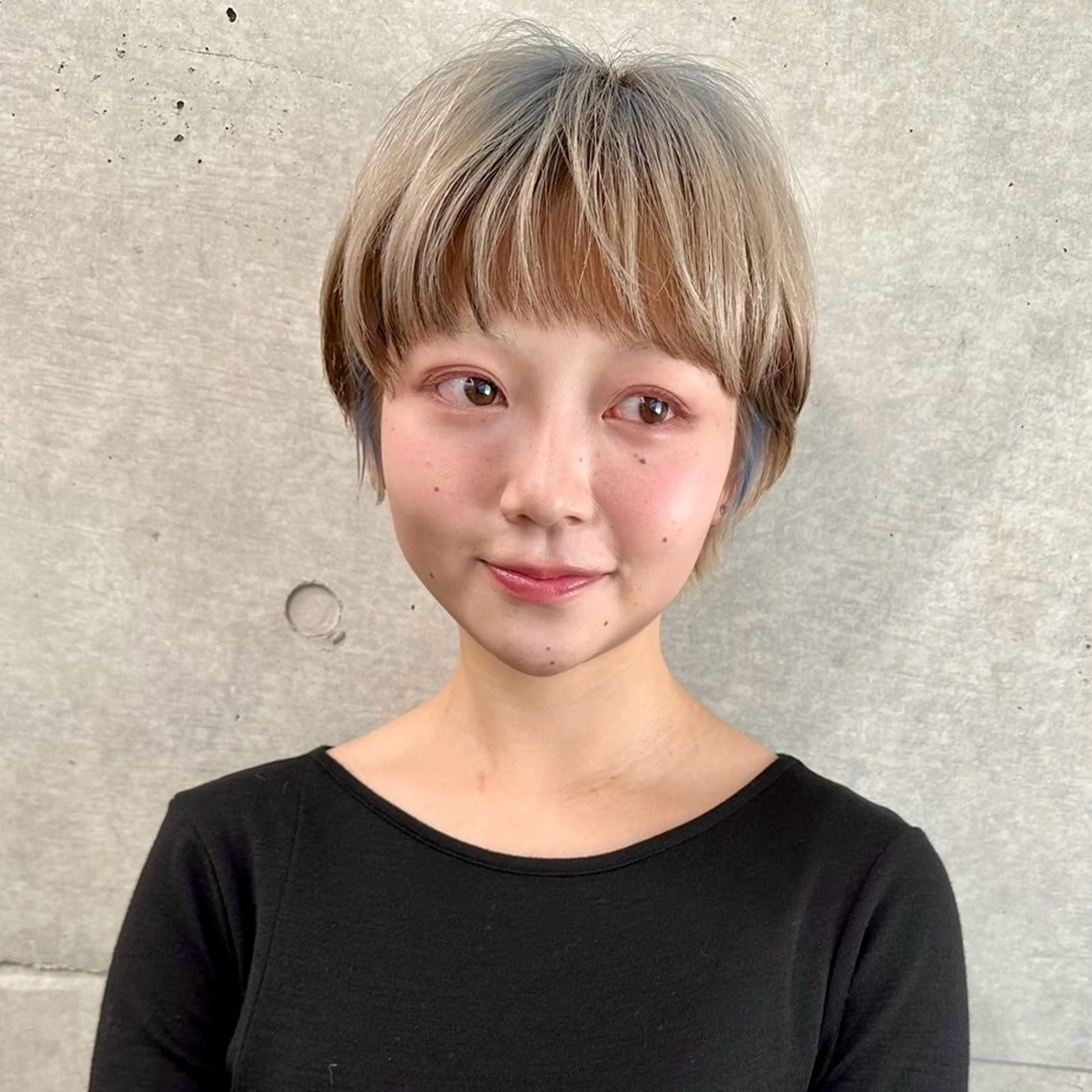 ショート カラー カット ヘアカラー ハイトーンカラー/ さらさのヘアスタイル