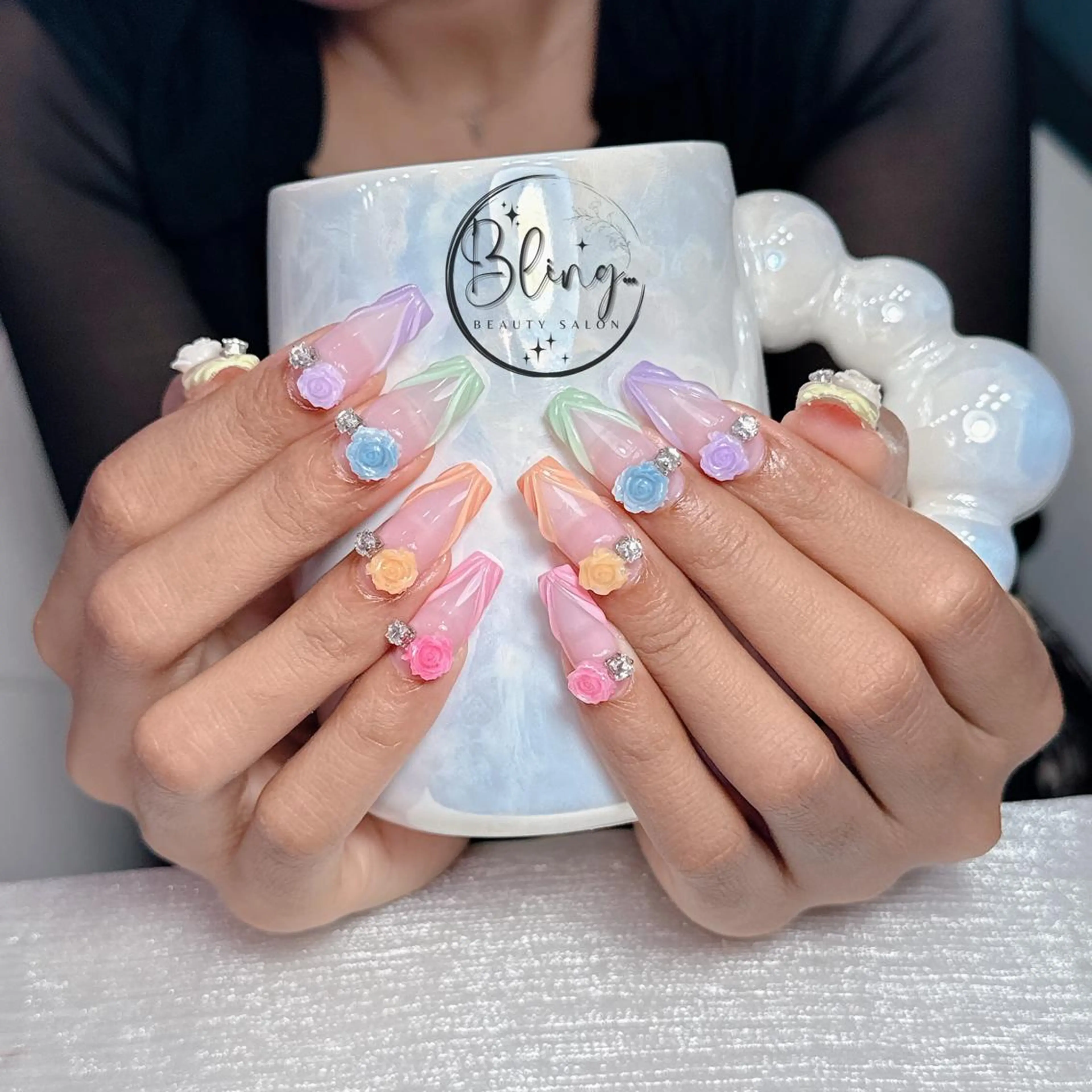 ロング 韓国風ヘア ハンドネイル Bling Salonのネイルデザイン