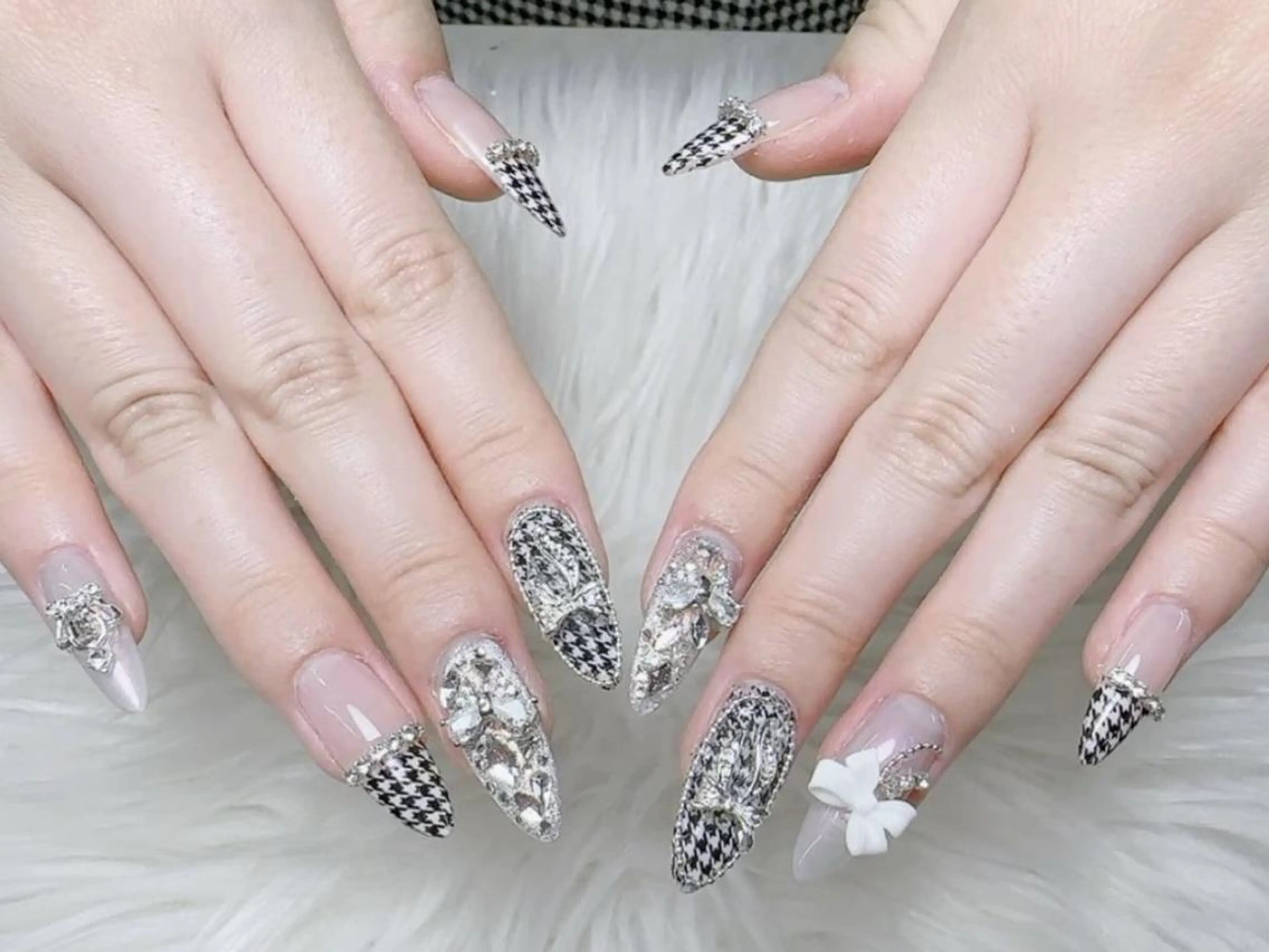 メンズ ネイル アートネイル フレンチネイル ジェルネイル キラキラネイル パラジェル Bloom kabukiのネイルデザイン