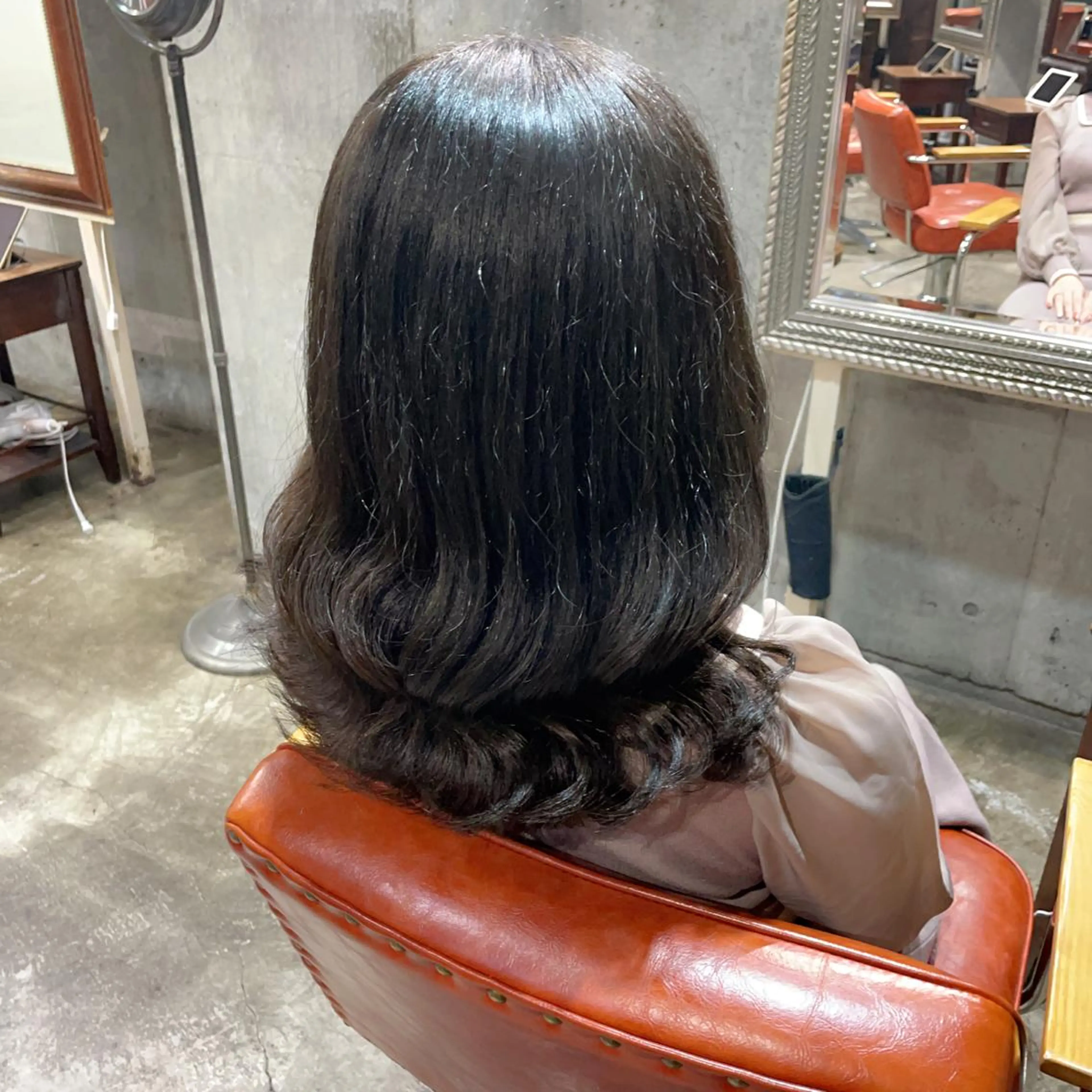 ミディアム カラー グレージュ ヘアカラー 🕊miki モテ髪🫧のヘアスタイル