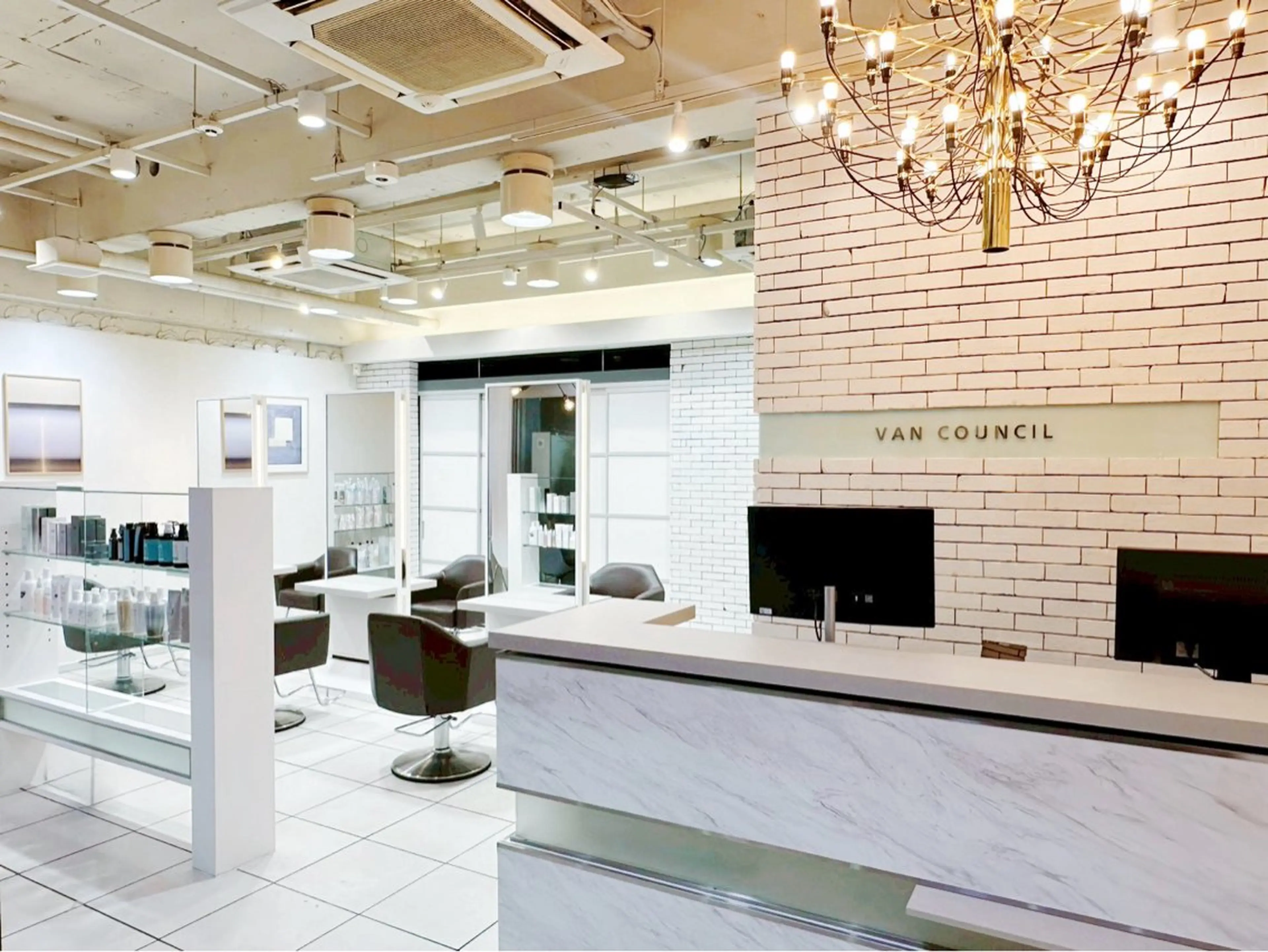 ショート カラー VANCOUNCIL 松本のヘアスタイル