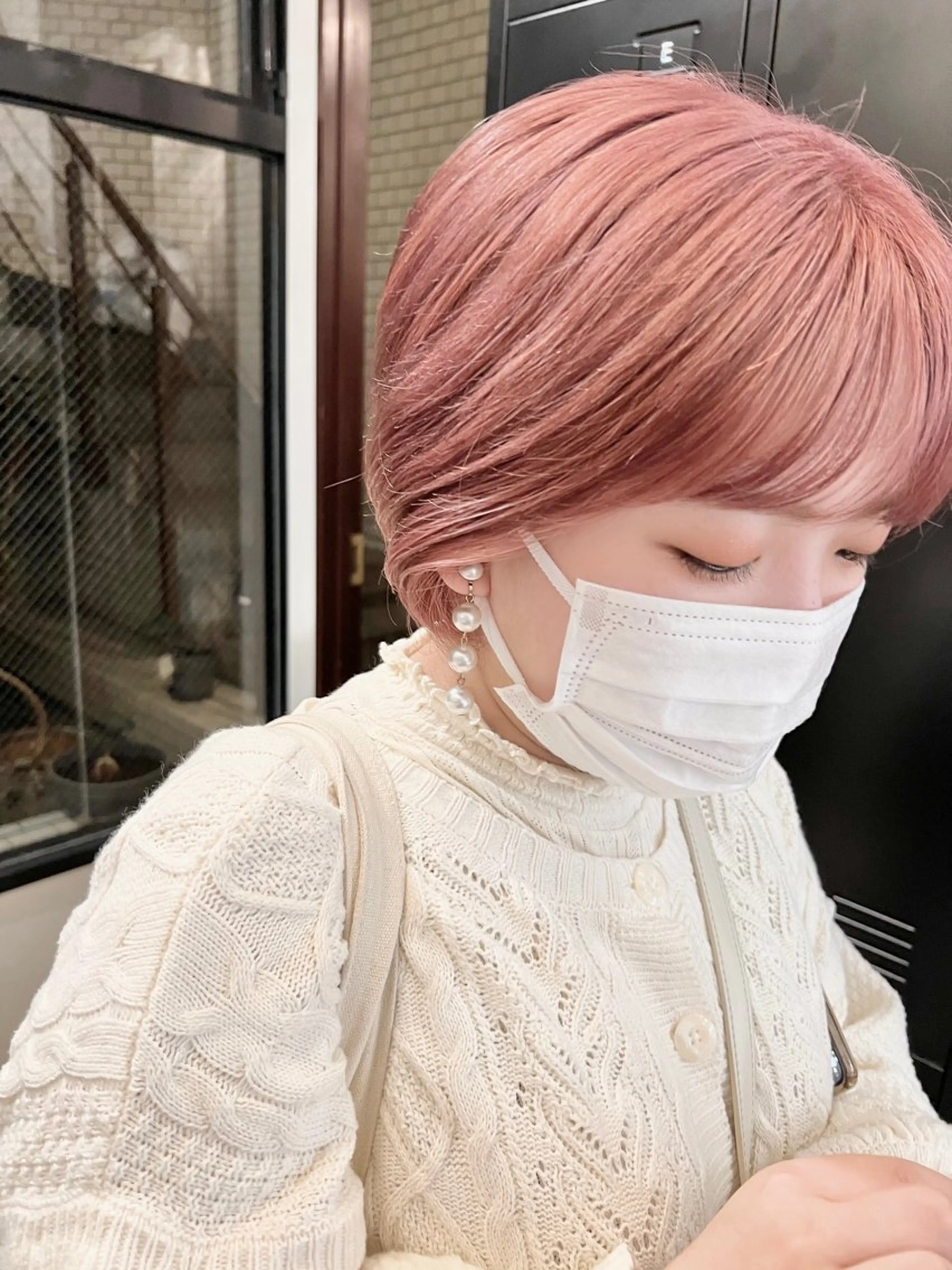 ショート カラー ピンクカラー miyu✂︎Lien 上品なブリーチカラーのヘアスタイル