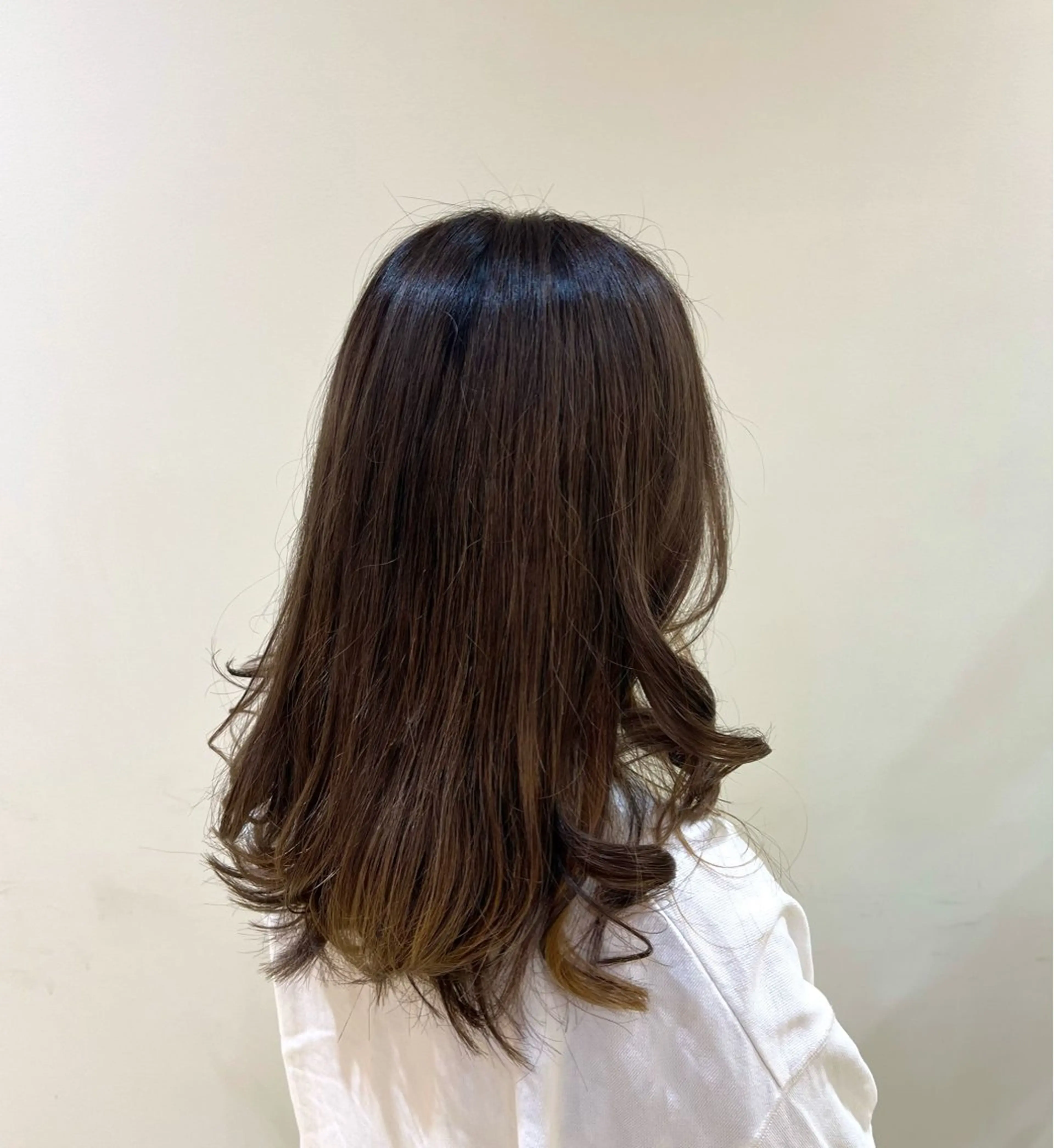 セミロング 吉澤 杏美のヘアスタイル