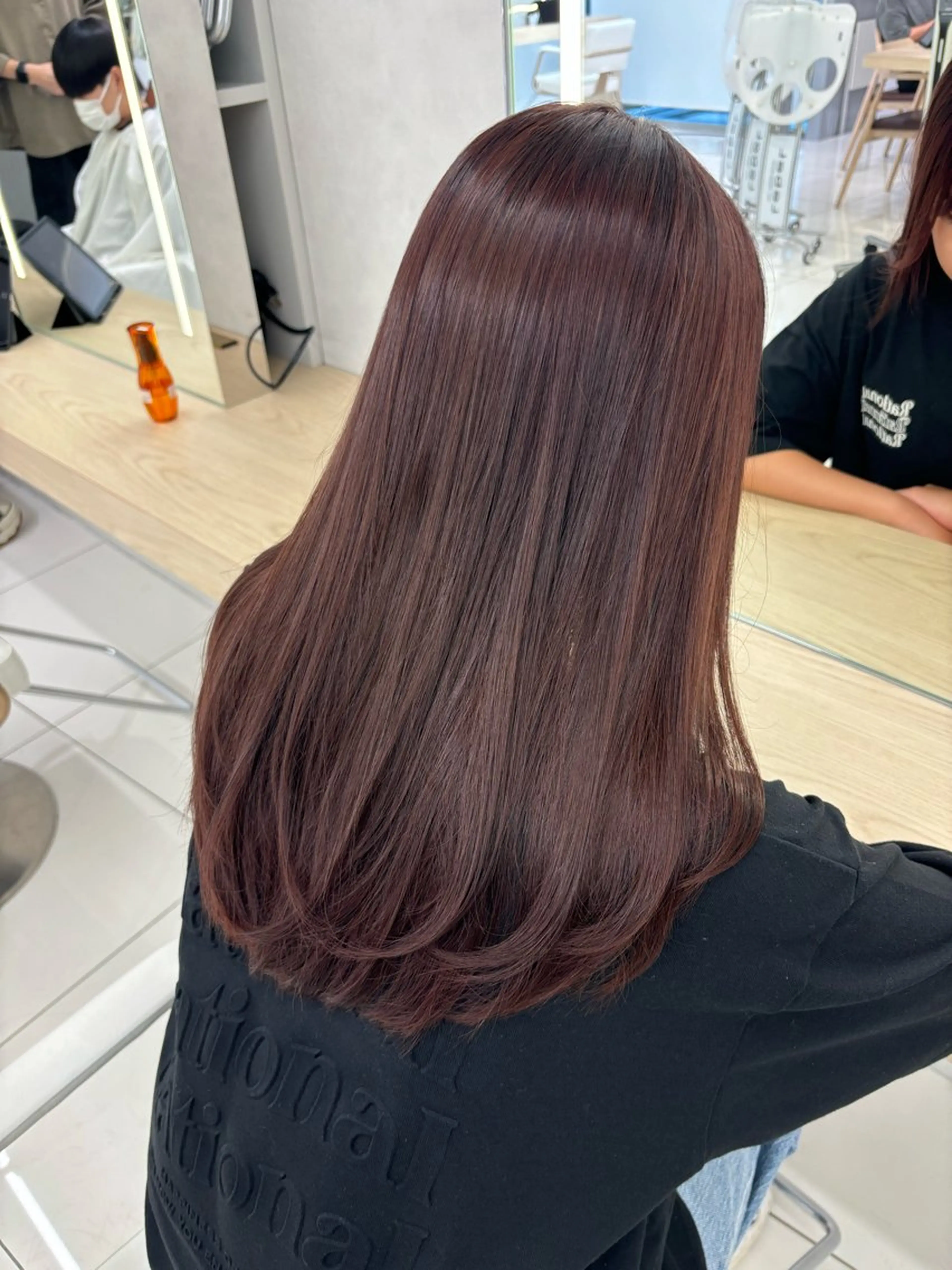 ロング ピンクブラウン カット ヘアカラー 韓国透明感カラー🌀 yuukiのヘアスタイル