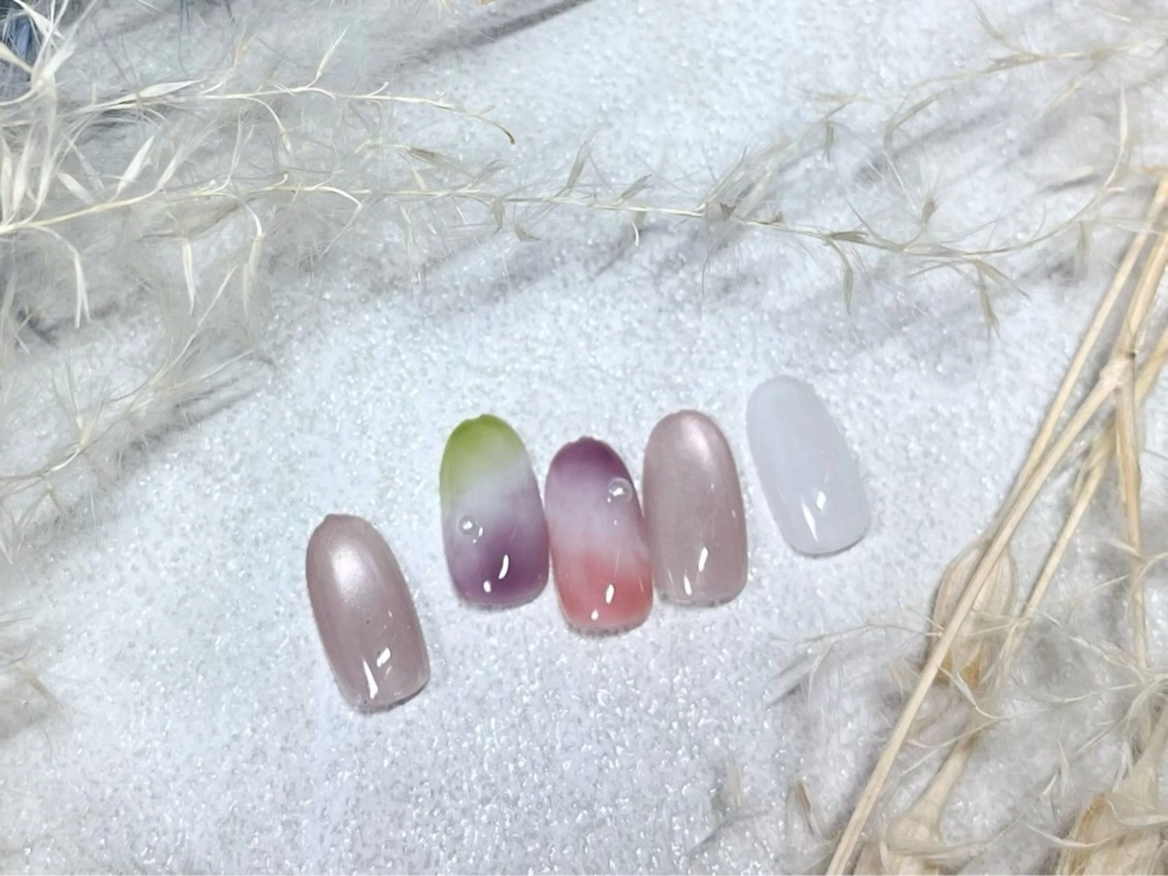 ネイル オーロラネイル フットネイル フレンチネイル ジェルネイル マグネットネイル ハンドネイル kiki nail &brow二子玉川のネイルデザイン