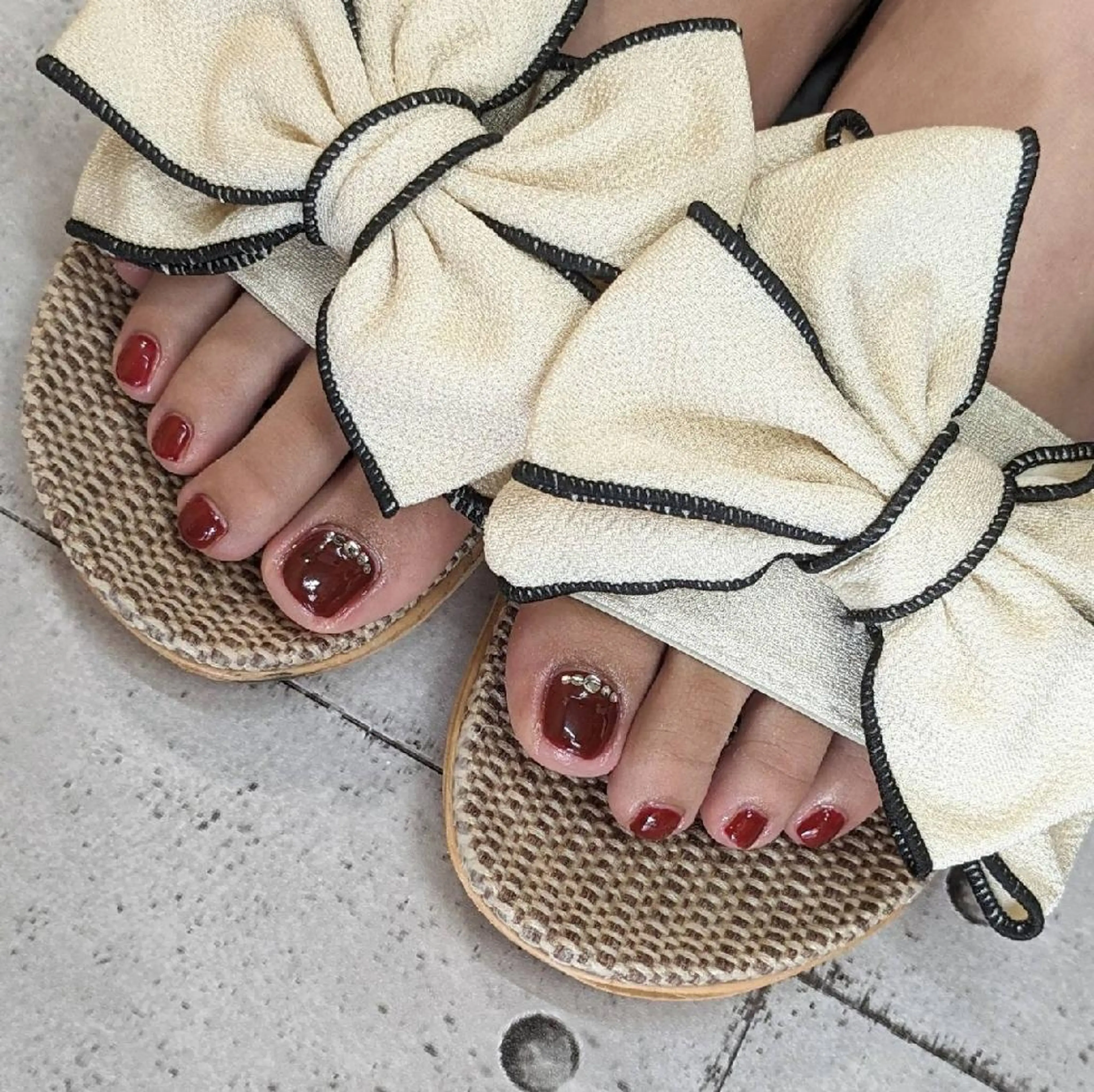 ネイル アートネイル ストーンネイル フットネイル ネイルサロンベルティ .keikoのネイルデザイン