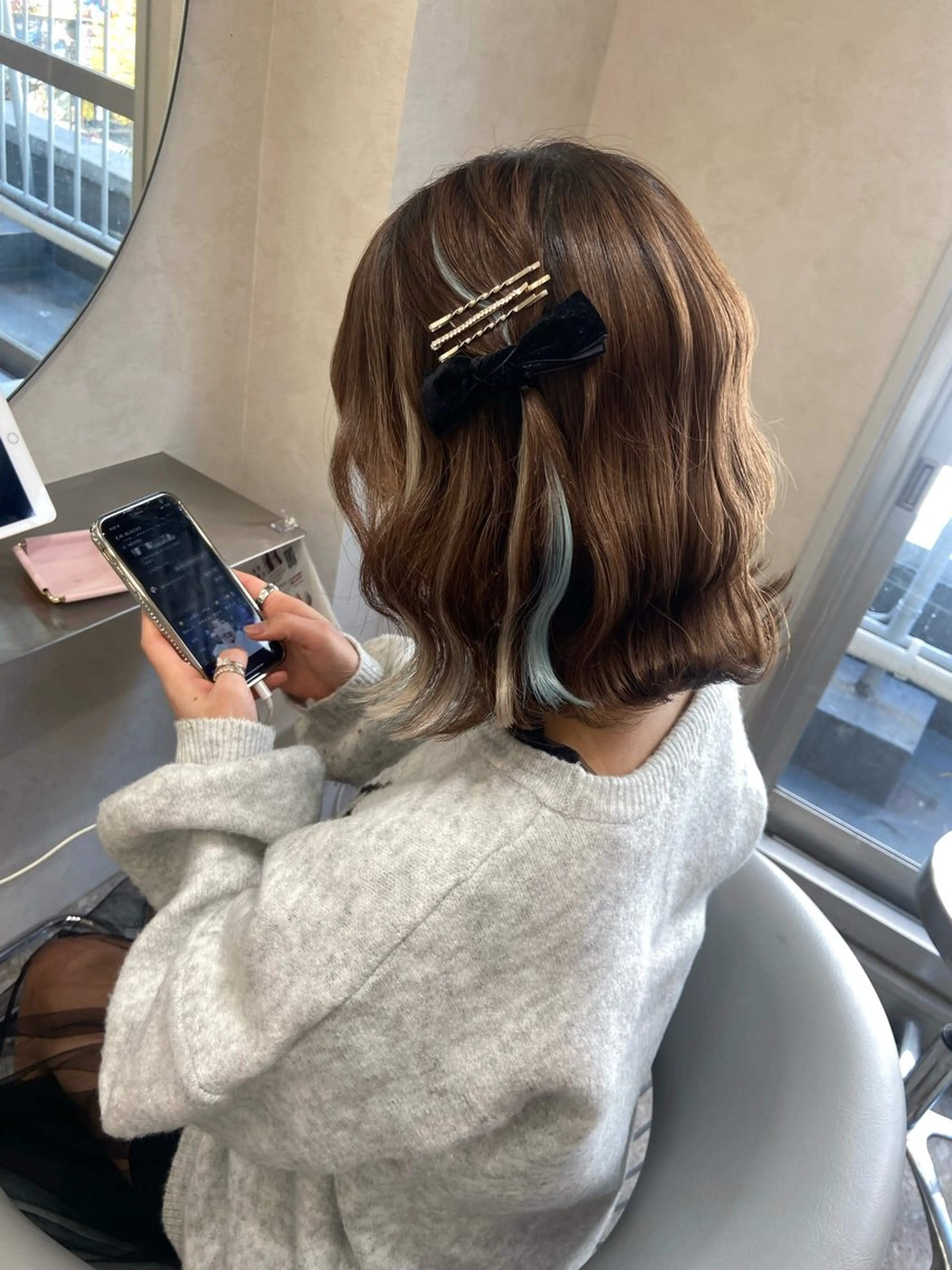 ミディアム カラー ヘアアレンジ シールエクステ イヤリングカラー インナーカラー ボブ エクステ ヘアカラー トリートメント エクステ 新宿/韓国ヘア 中明度カラー/かやのヘアスタイル