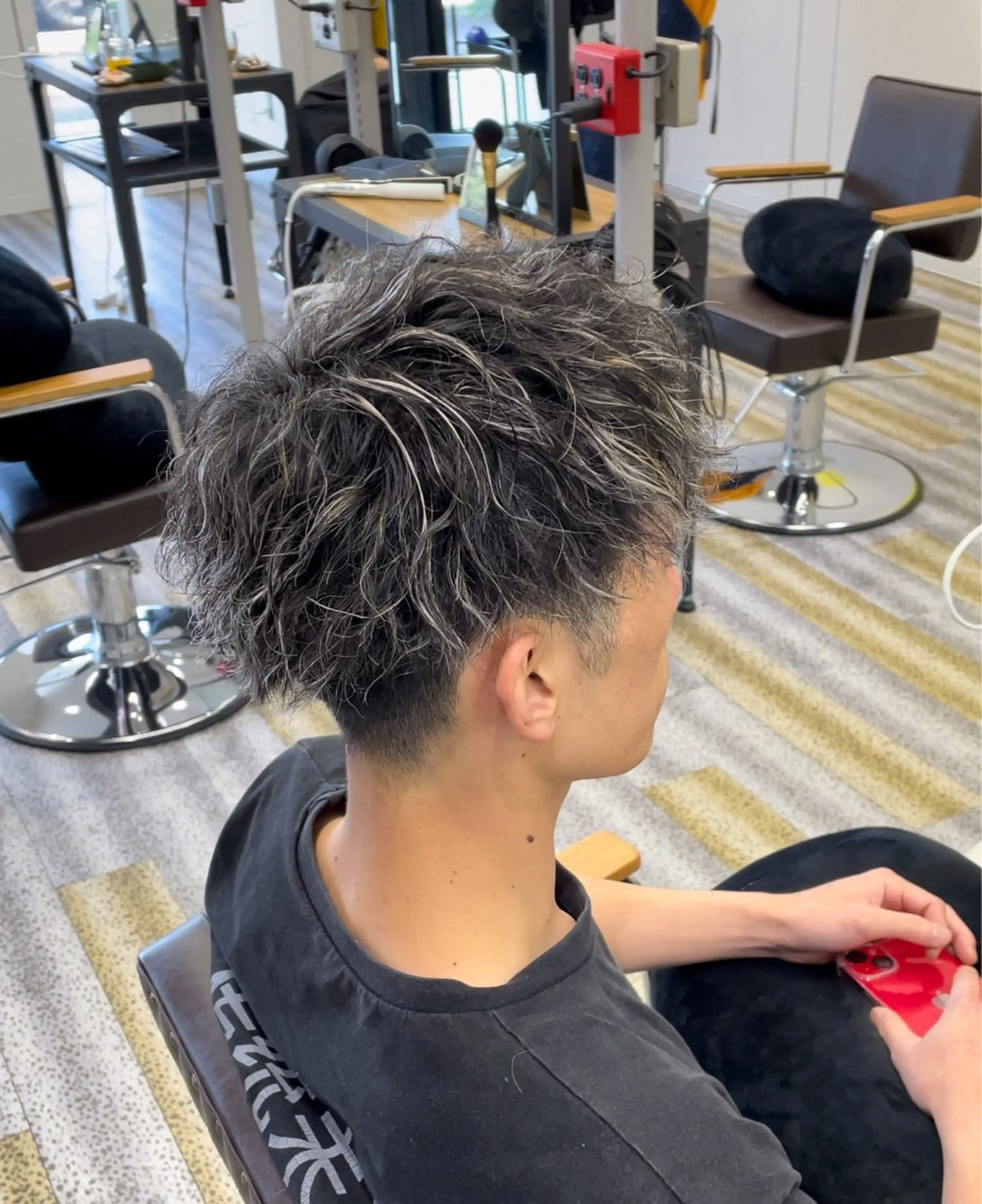 ショート カラー パーマ メンズ メンズハイライト メンズメッシュ メンズパーマ ハイライトカラー メッシュ カット ヘアカラー パーマ 【メンズ特化】岩瀬 武【メンズパーマ】のヘアスタイル