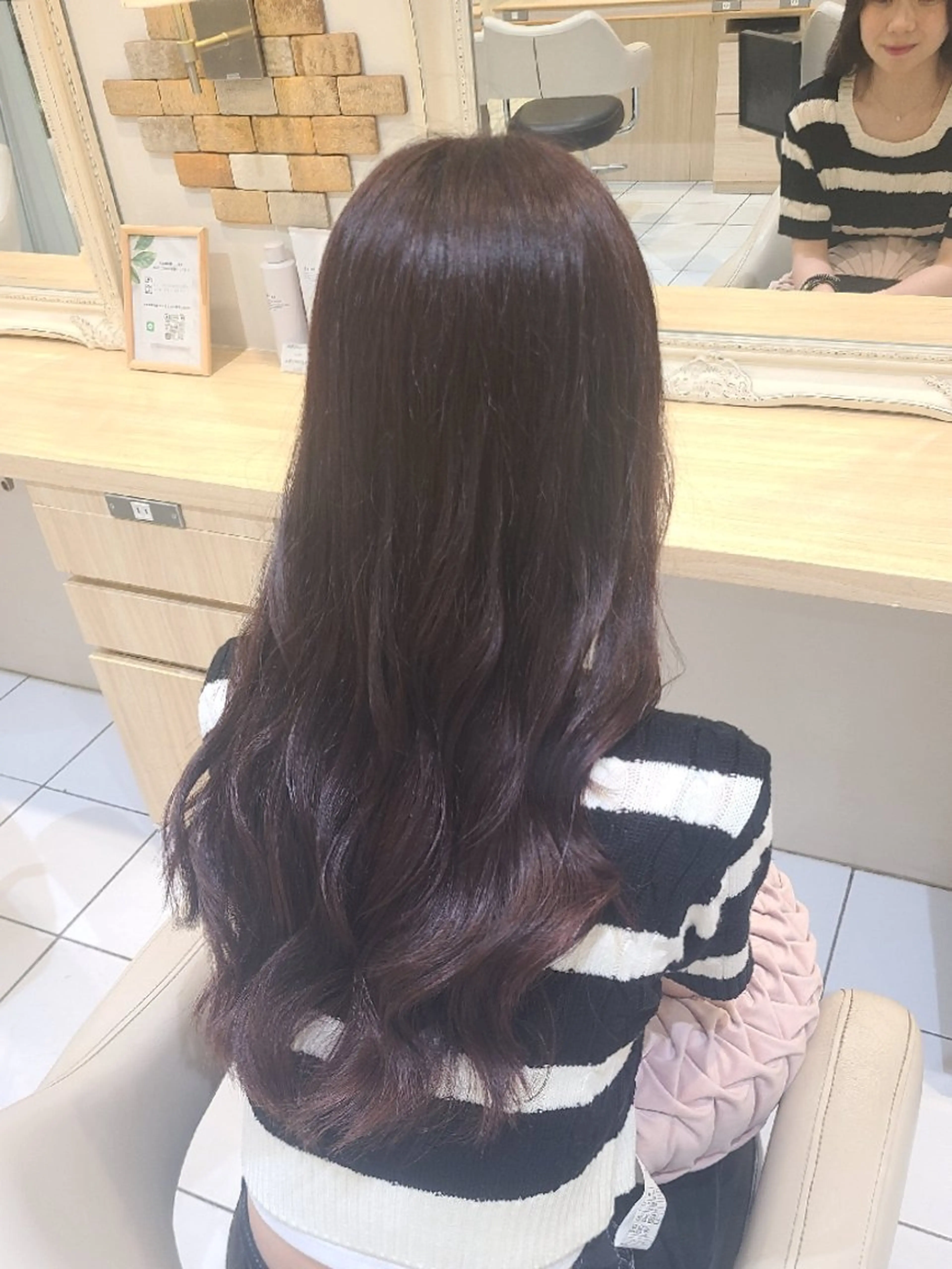 セミロング ヘアカラー 🖤デザインカラー ︎🤍ERINAのヘアスタイル
