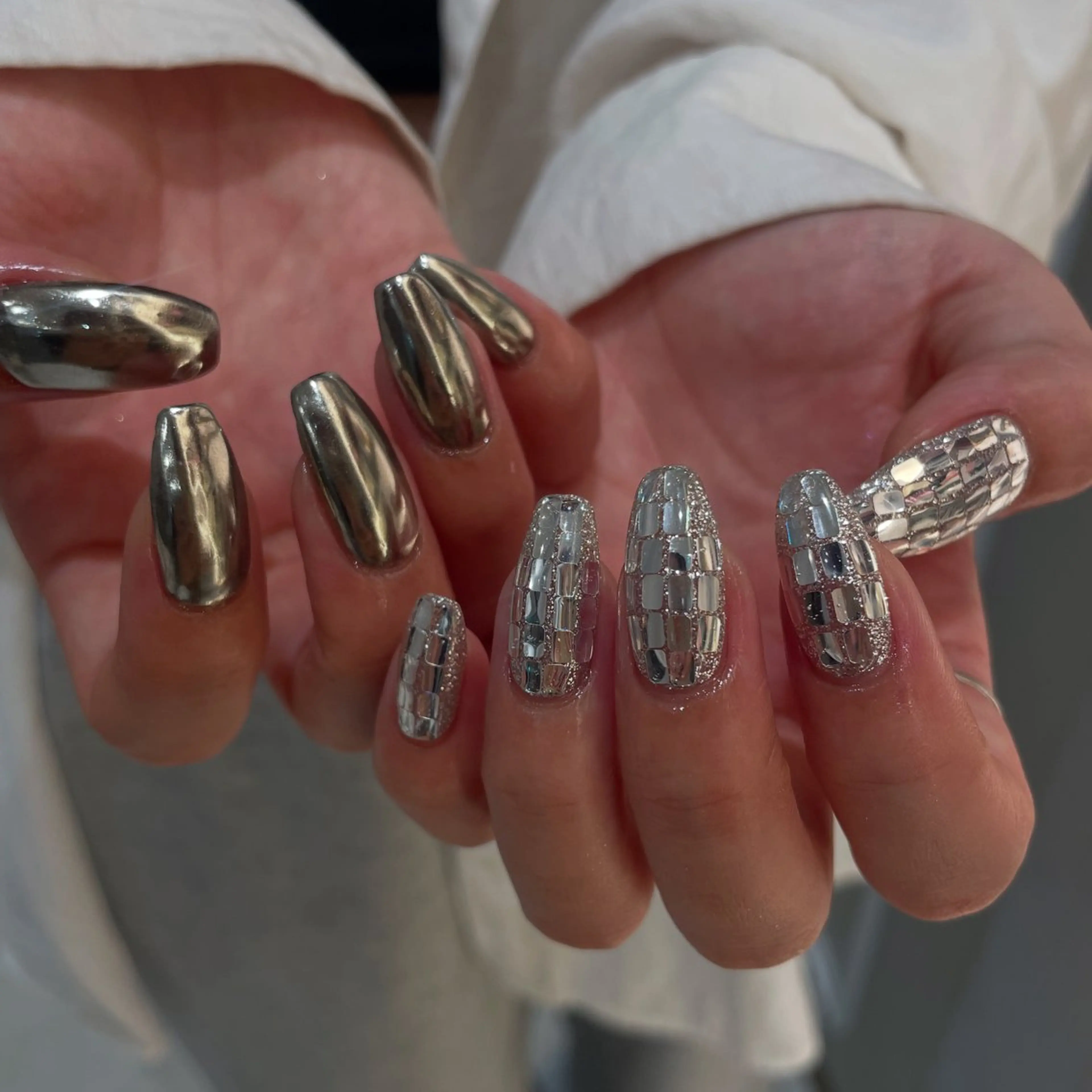 ネイル ジェルネイル ホログラムネイル ミラーネイル パラジェル ハンドネイル 細矢 咲花のネイルデザイン