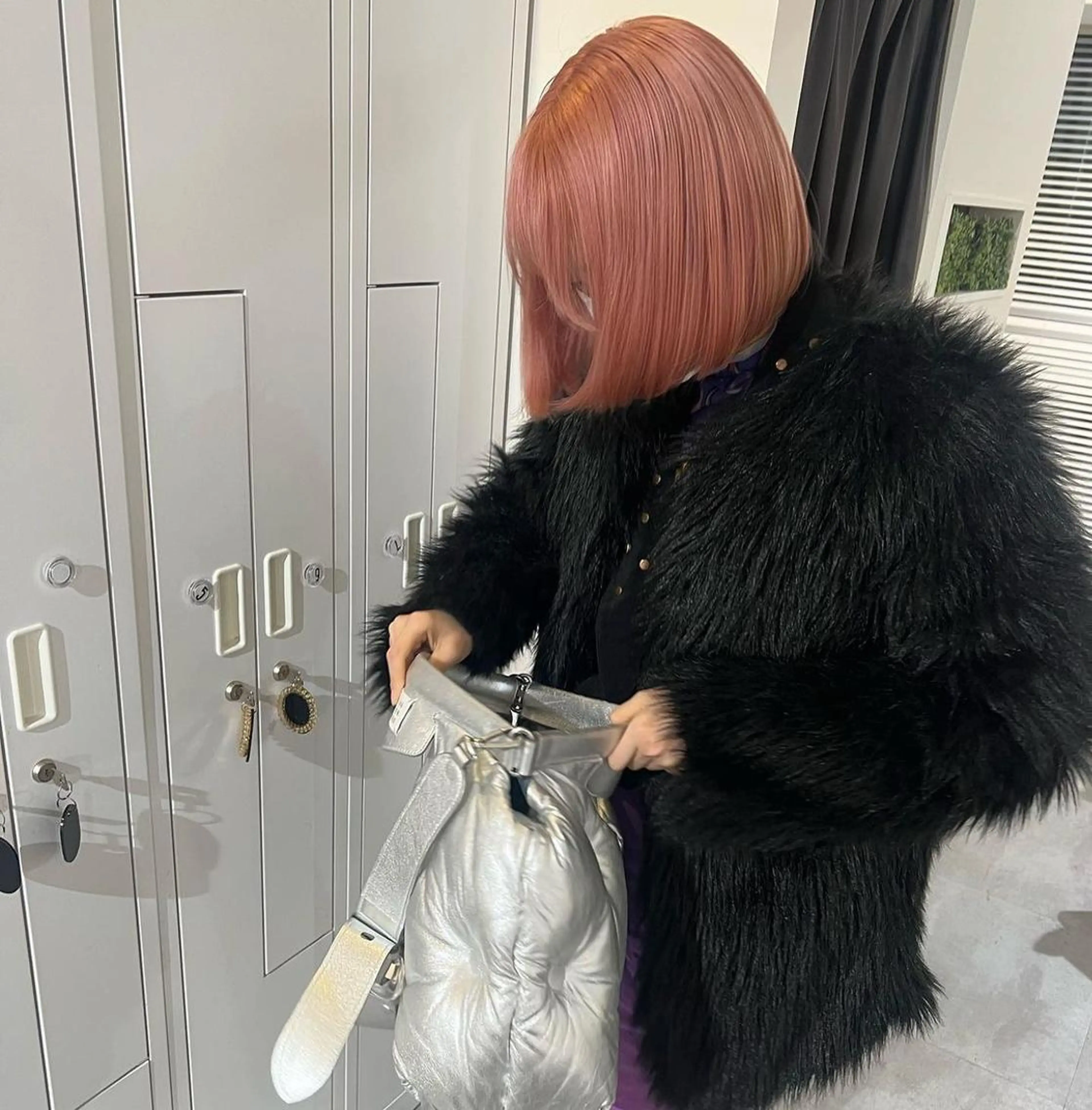 ショート カラー ベージュカラー ハイトーンカラー ピンクカラー 髪質改善 Noe心斎橋店のヘアスタイル