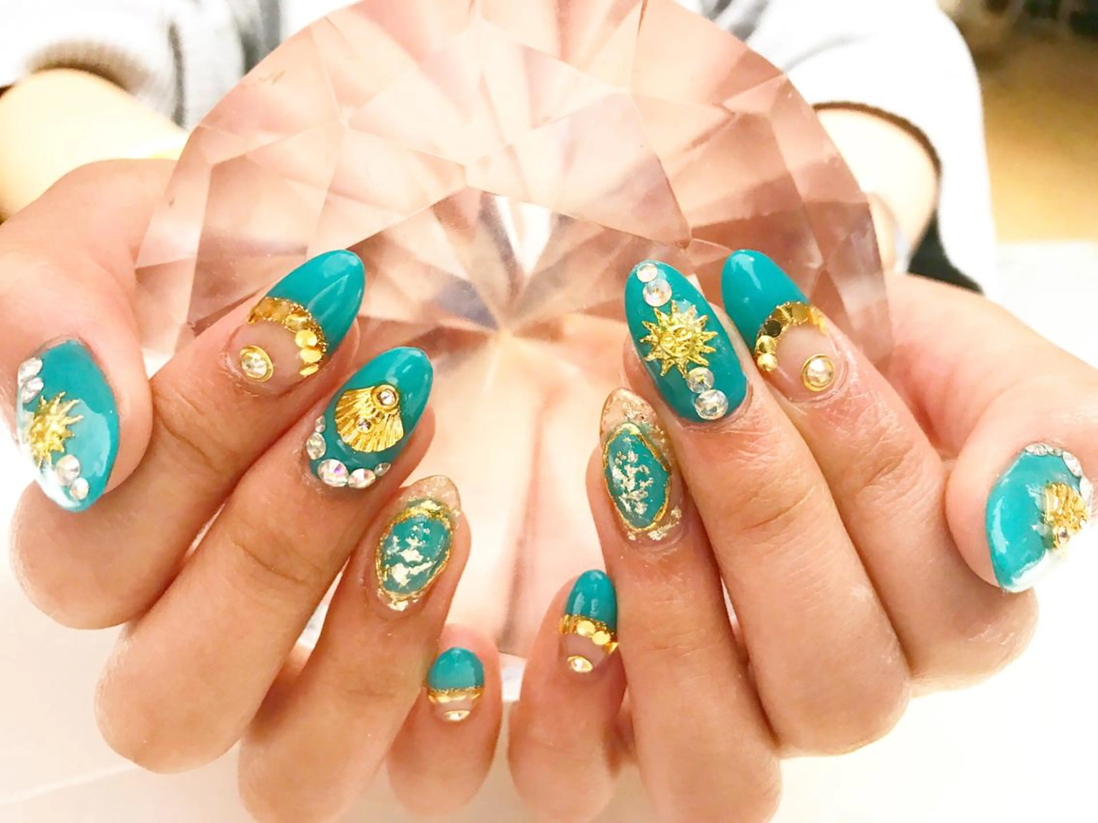 ネイル アートネイル 長さ出し ジェルネイル スカルプネイル YUN 💅のネイルデザイン