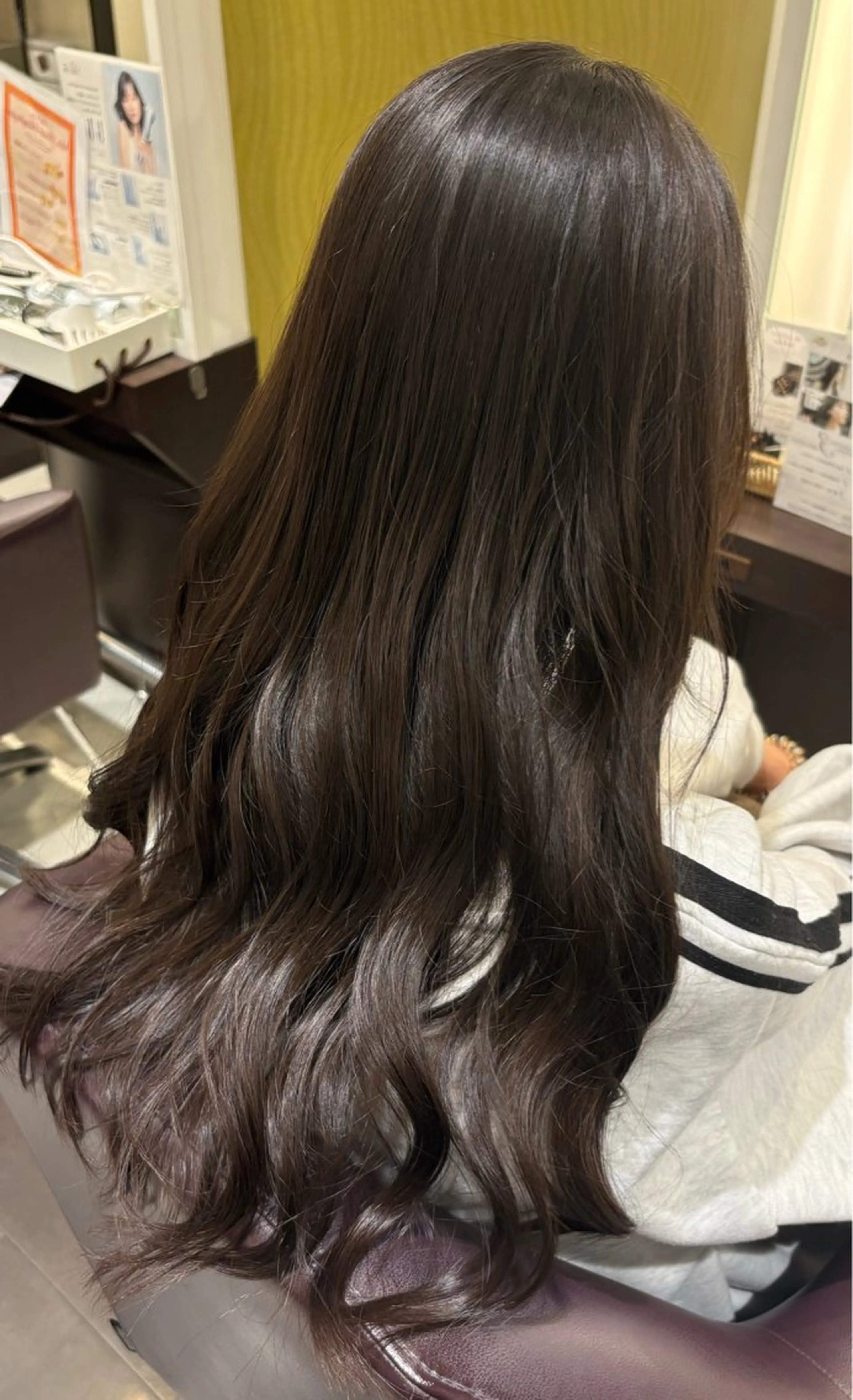 ロング 藤原 智恵のヘアスタイル