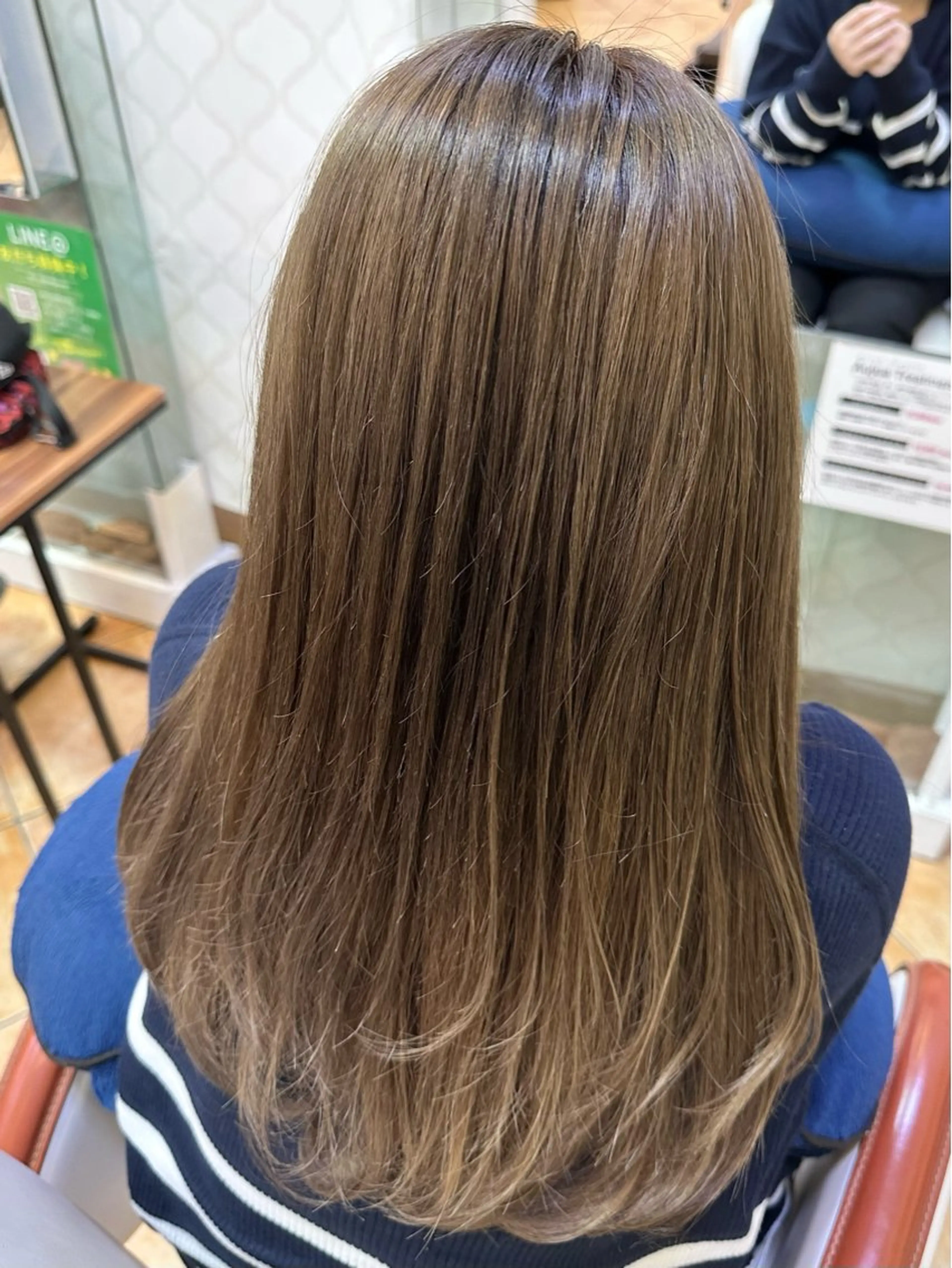 カラー アッシュ ベージュカラー 透明感カラー PARIS PARI 西条店所属・廣藤 梨花のヘアスタイル