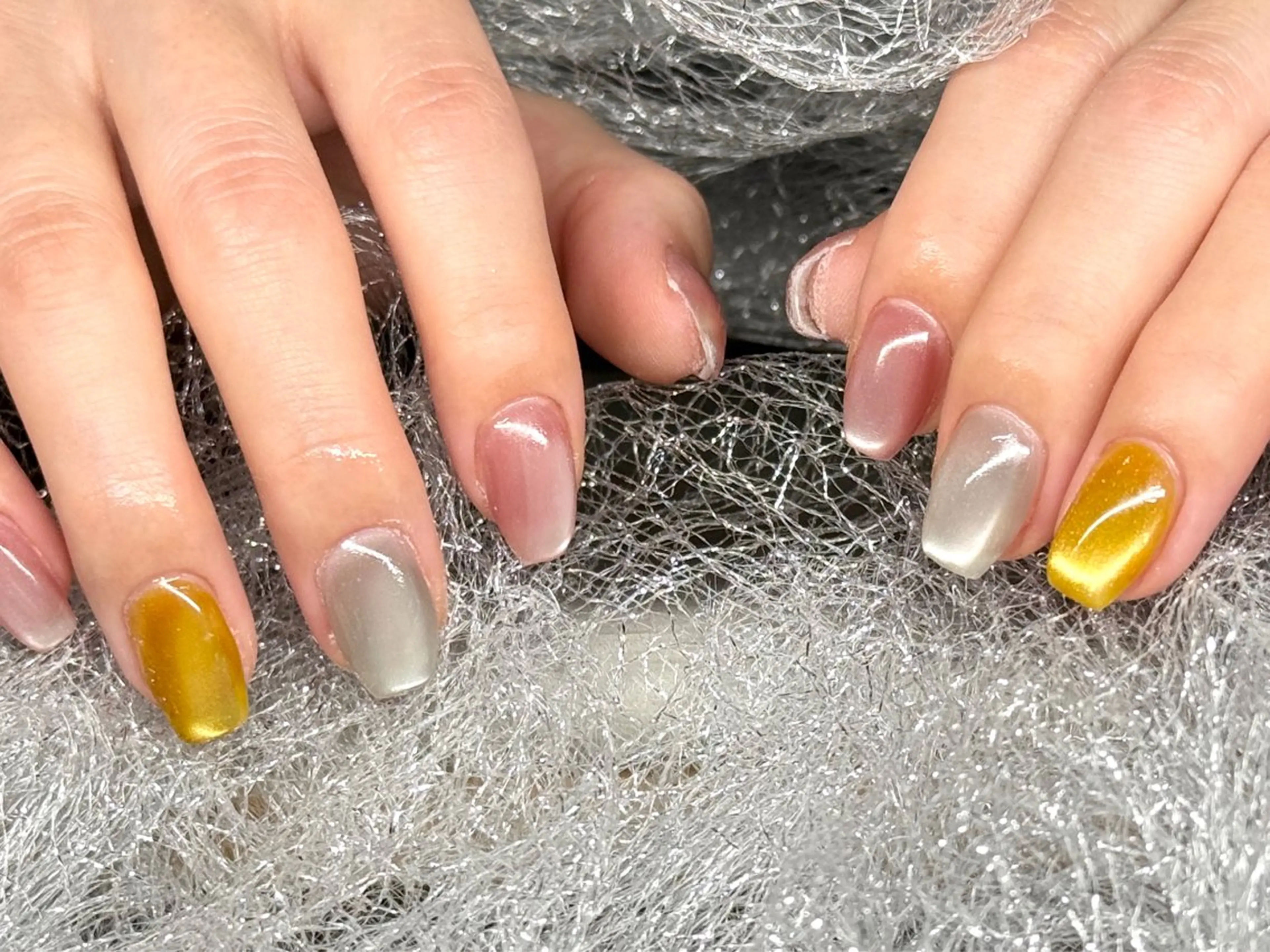 ネイル アートネイル オーロラネイル クリアネイル 長さ出し フレンチネイル ホアン シュリンのネイルデザイン