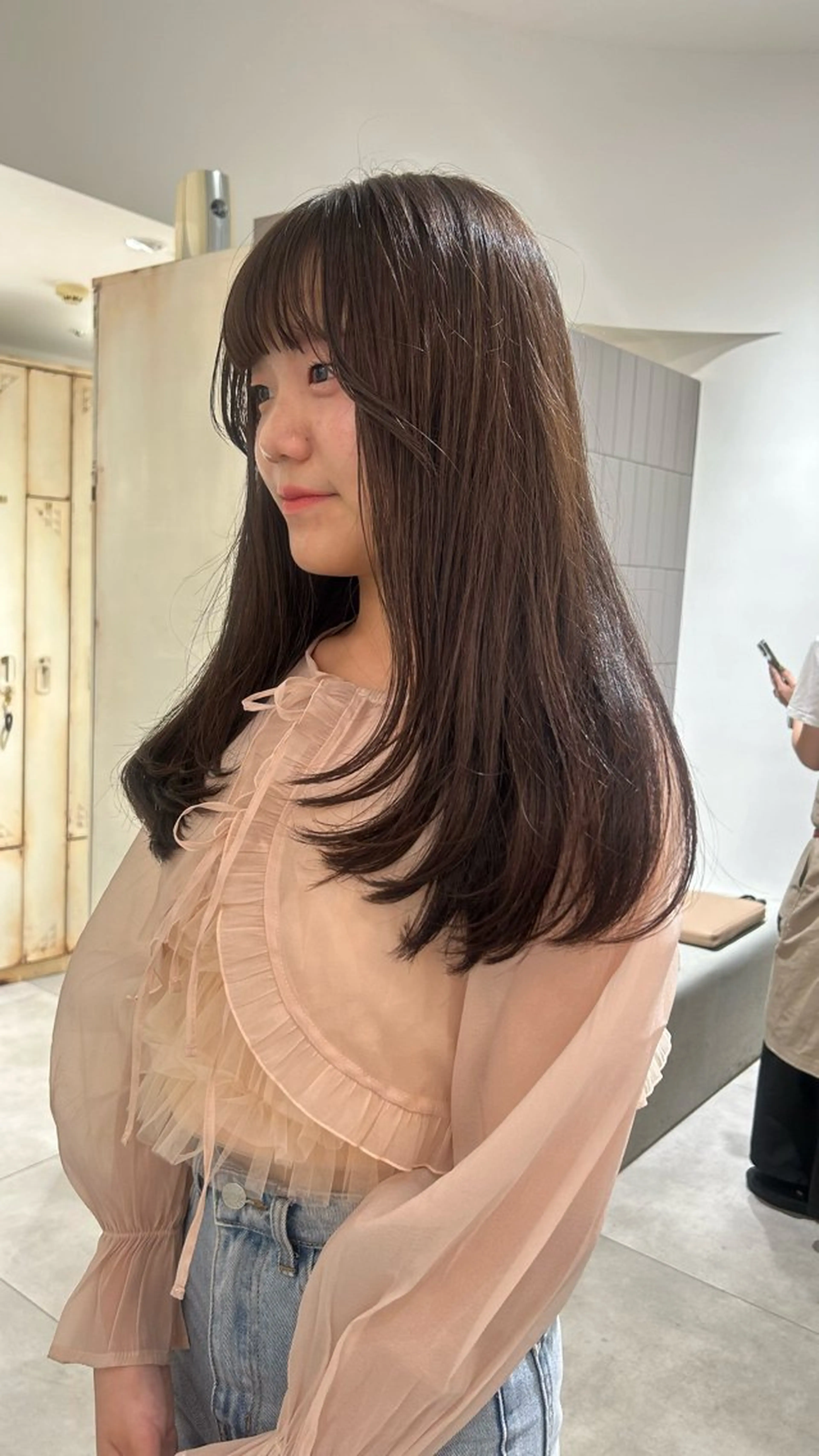 セミロング カラー レイヤーカット カット ヘアカラー オリーブベージュ/ ブリーチなし透明感のヘアスタイル