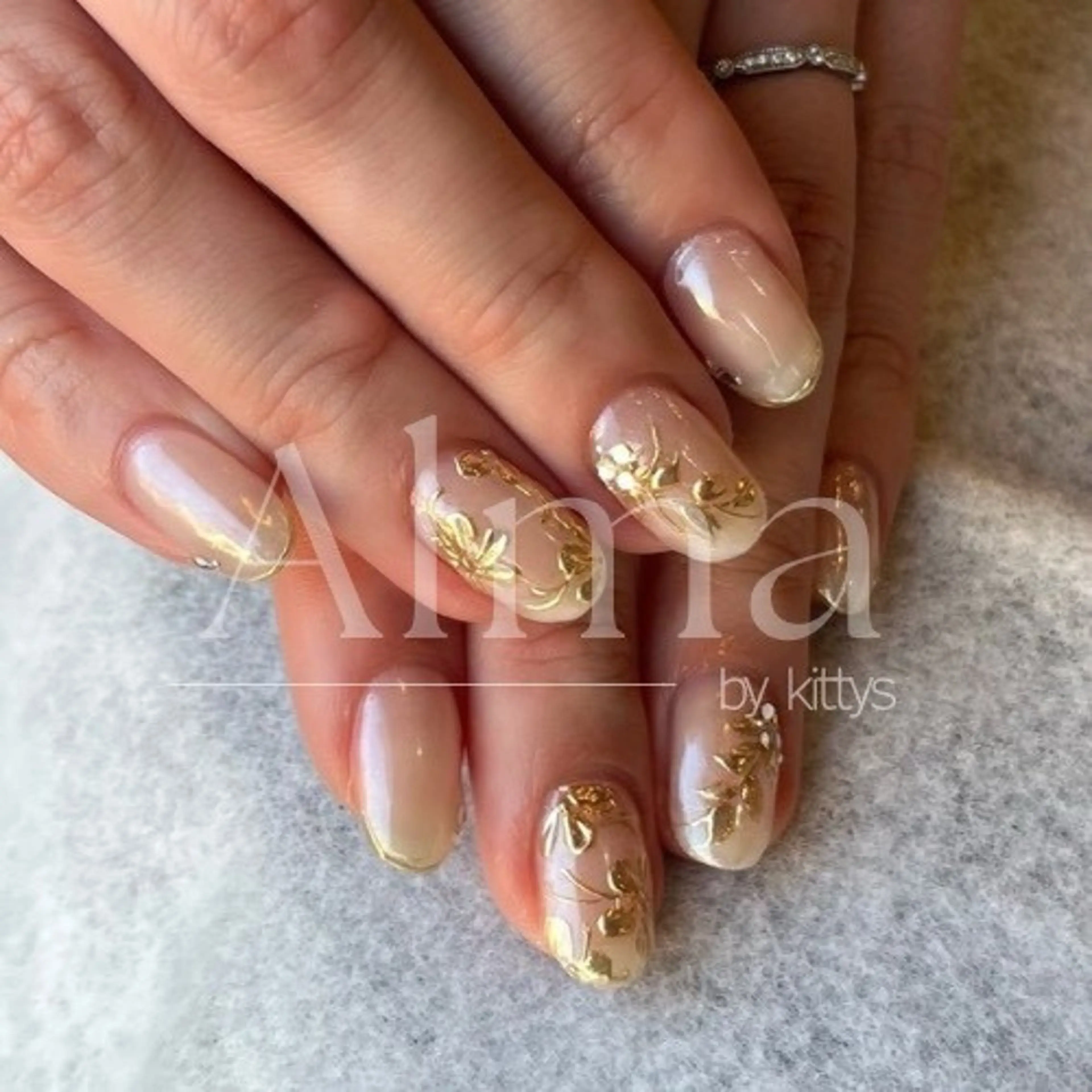 ネイル Alma by kittys 谷保店所属・Alma chitoseのネイルデザイン