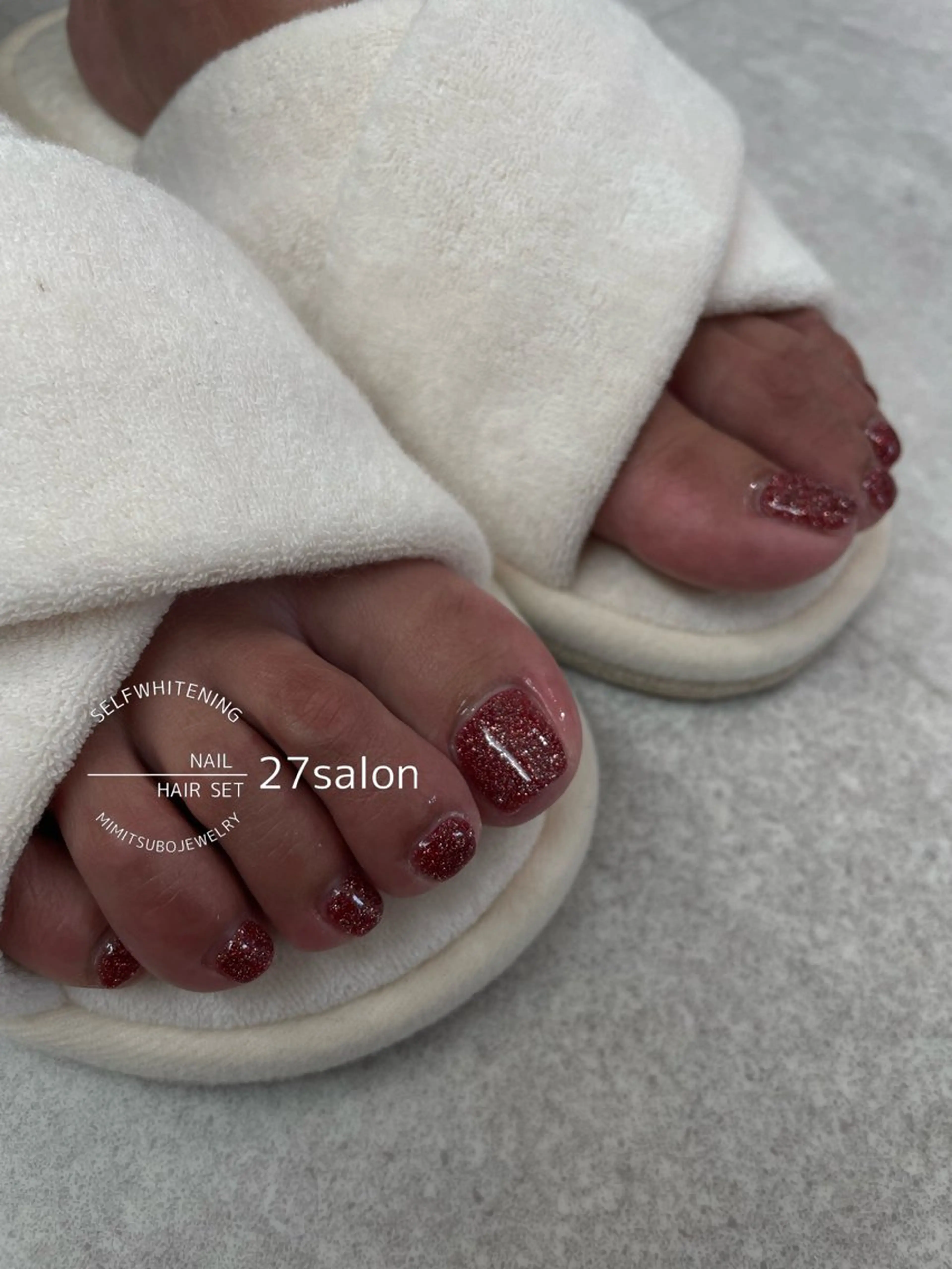 ネイル フラッシュネイル 赤色 フットネイル 27salon yuinaのネイルデザイン