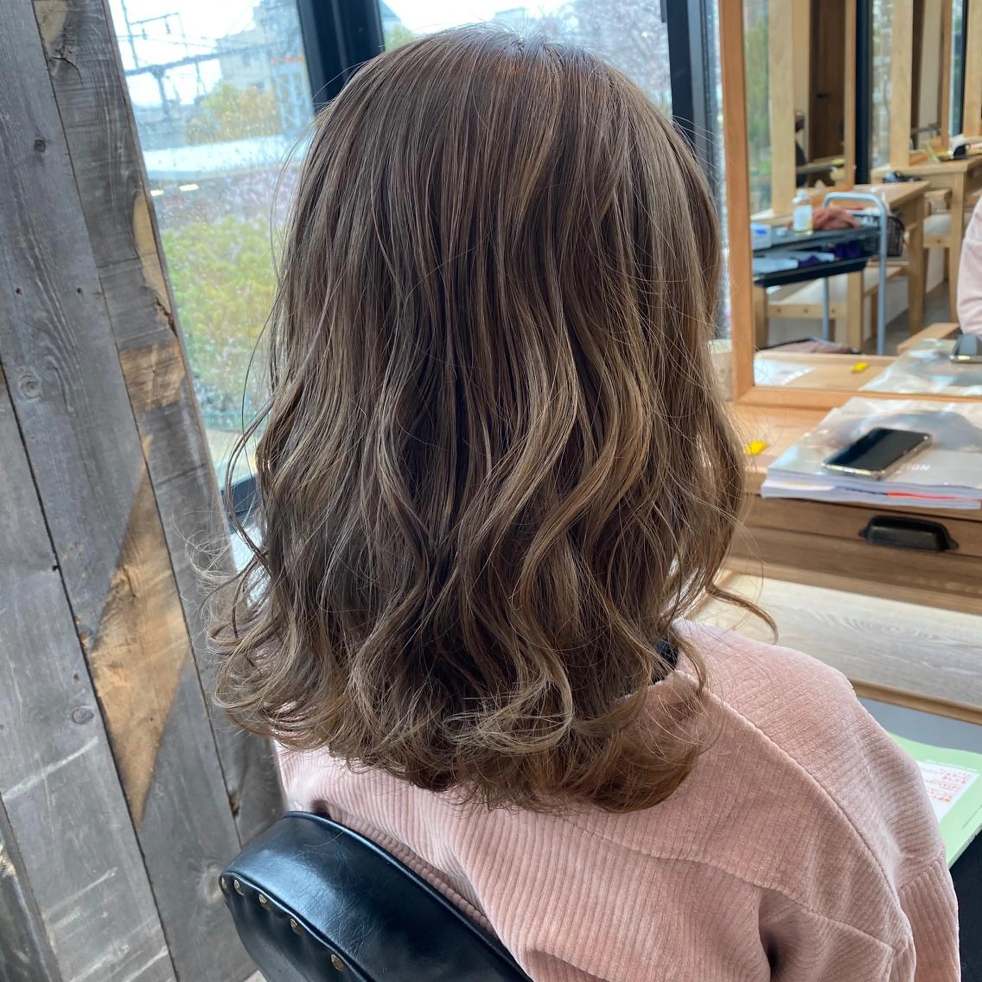 ミディアム Lafith hair lit所属・今井 悠菜のヘアスタイル