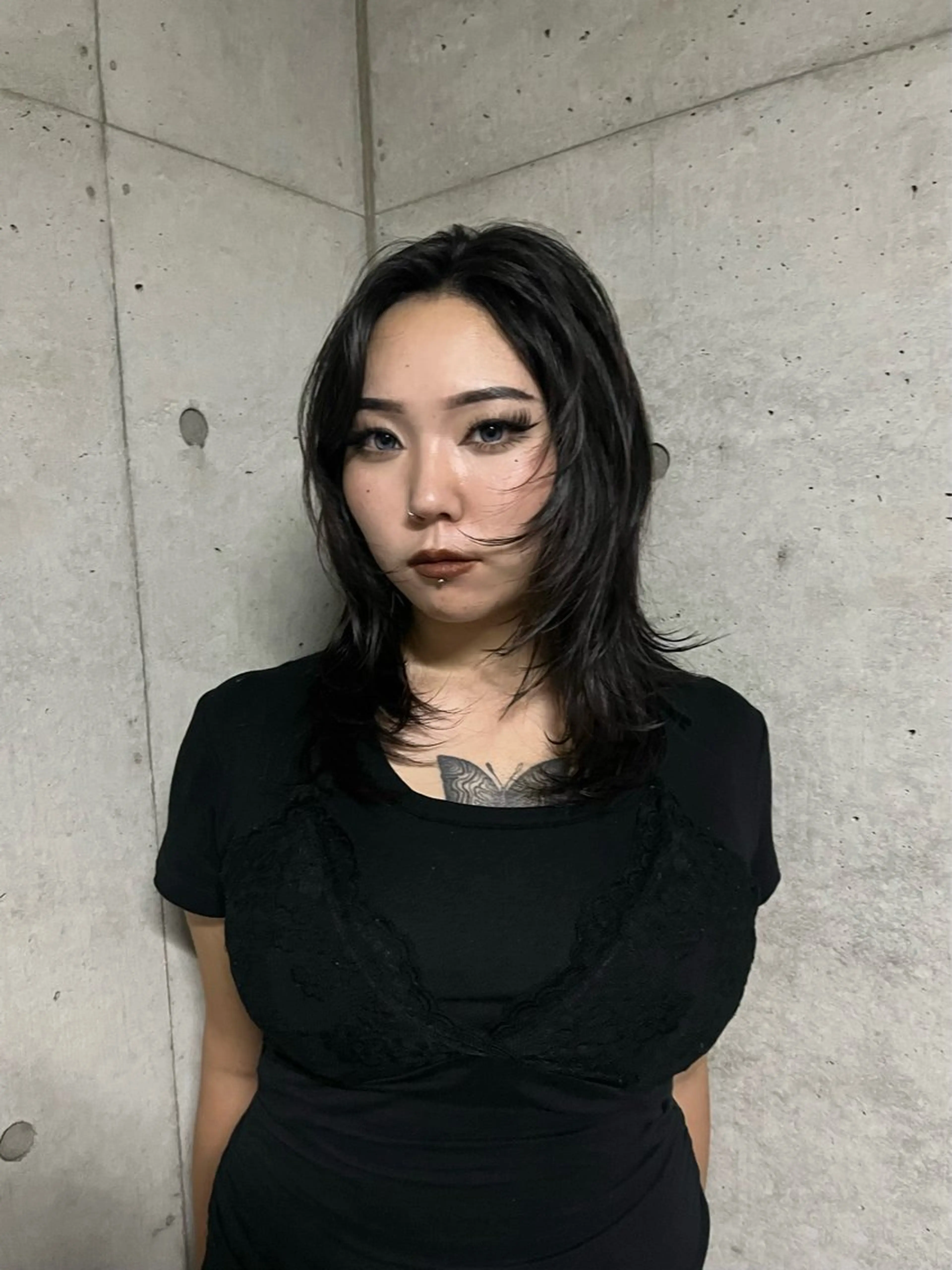 ミディアム レイヤーカット 〜ANDPEACE〜所属・オゼキ サクラのヘアスタイル