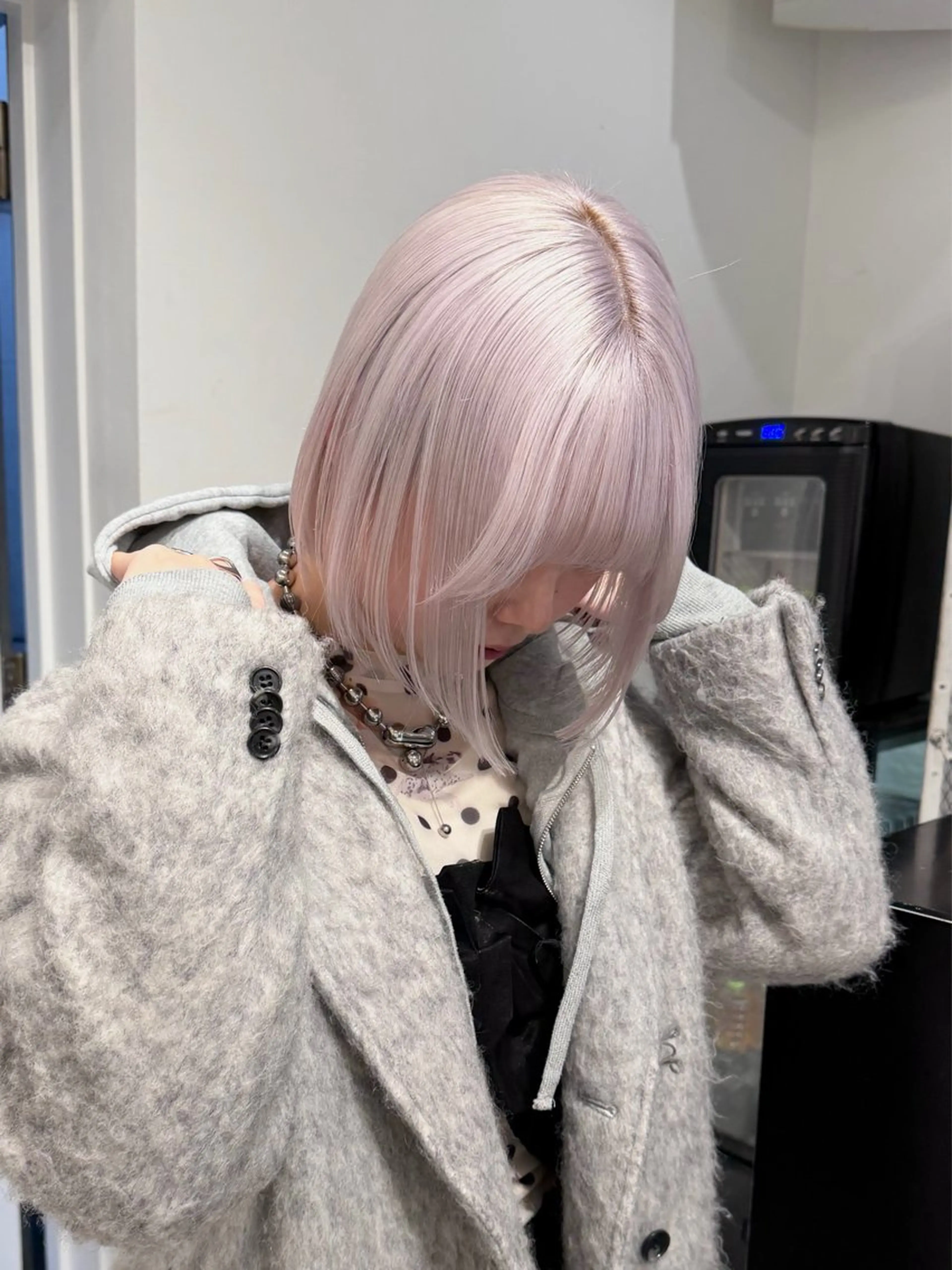 ショート カラー ヘアアレンジ 切りっぱなしボブ ブリーチ ハイトーンカラー ボブ カット ヘアカラー トリートメント 艶ハイトーン/ヘア アレンジAYAKAのヘアスタイル