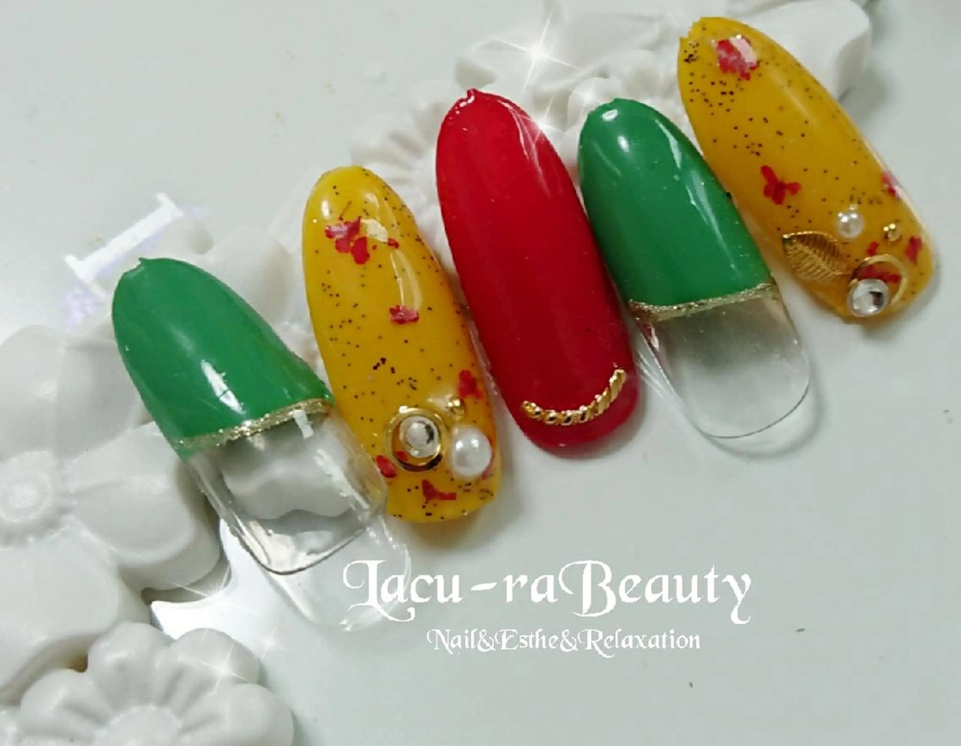 ネイル 小顔と腸の専門店 ラクーラビューティのエステ・リラクイメージ