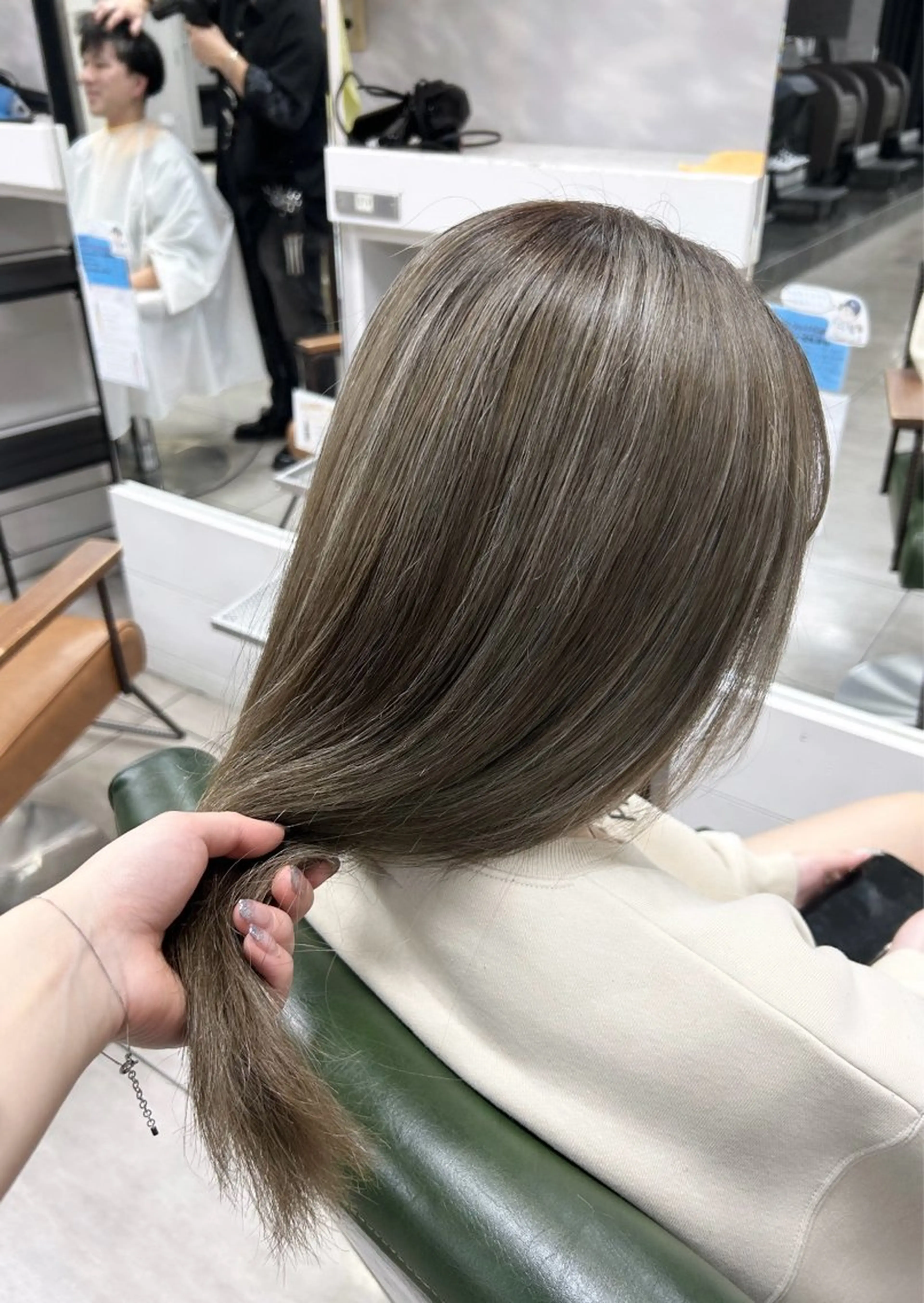 ミディアム カット ヘアカラー 🫧艶髪カラー🫧 森本くるみのヘアスタイル