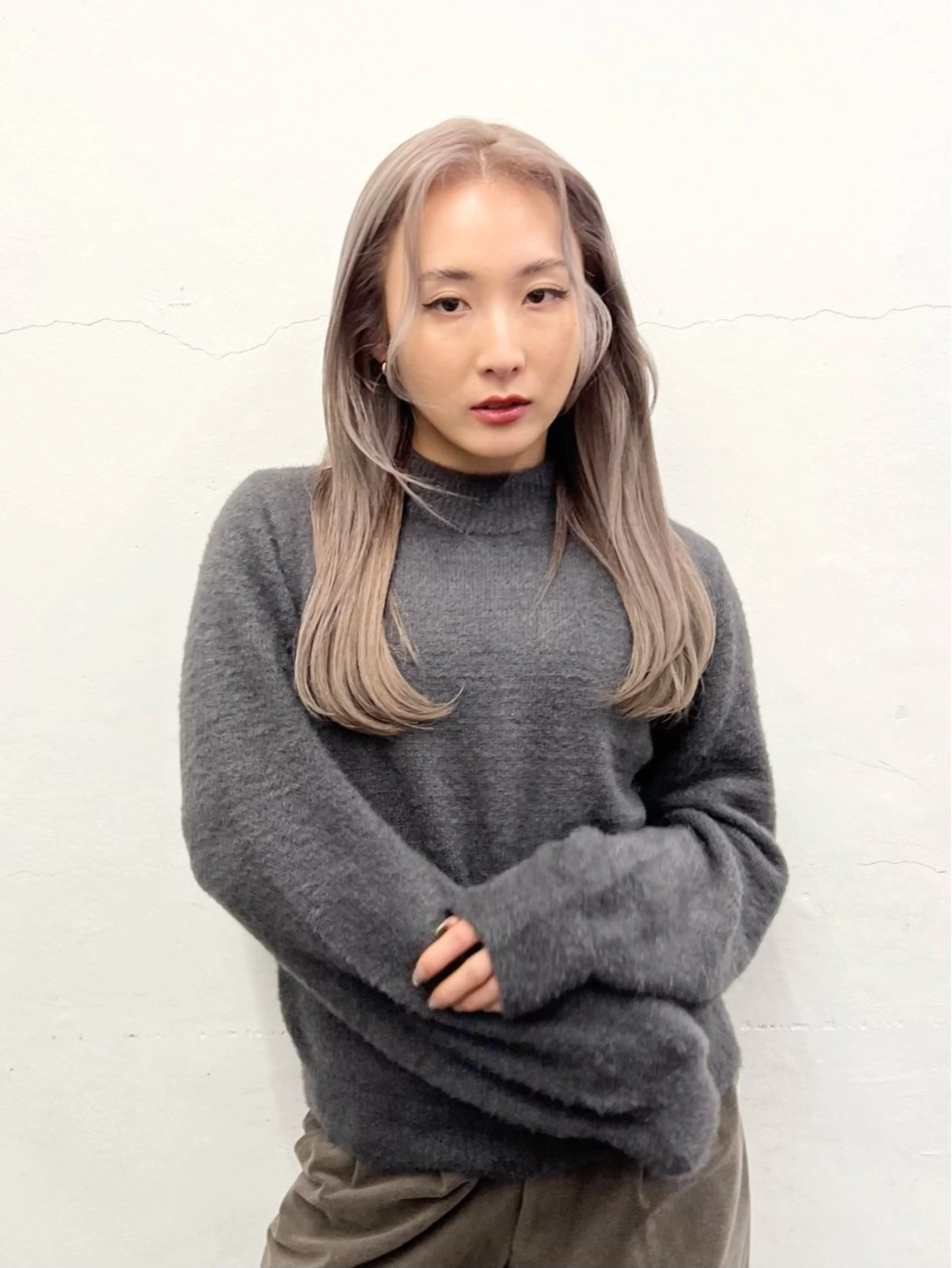 ミディアム カラー アッシュ ベージュカラー ブリーチ ケアブリーチ 透明感カラー ヘアカラー トリートメント HARU//原宿🤍 リピート率NO.1のヘアスタイル