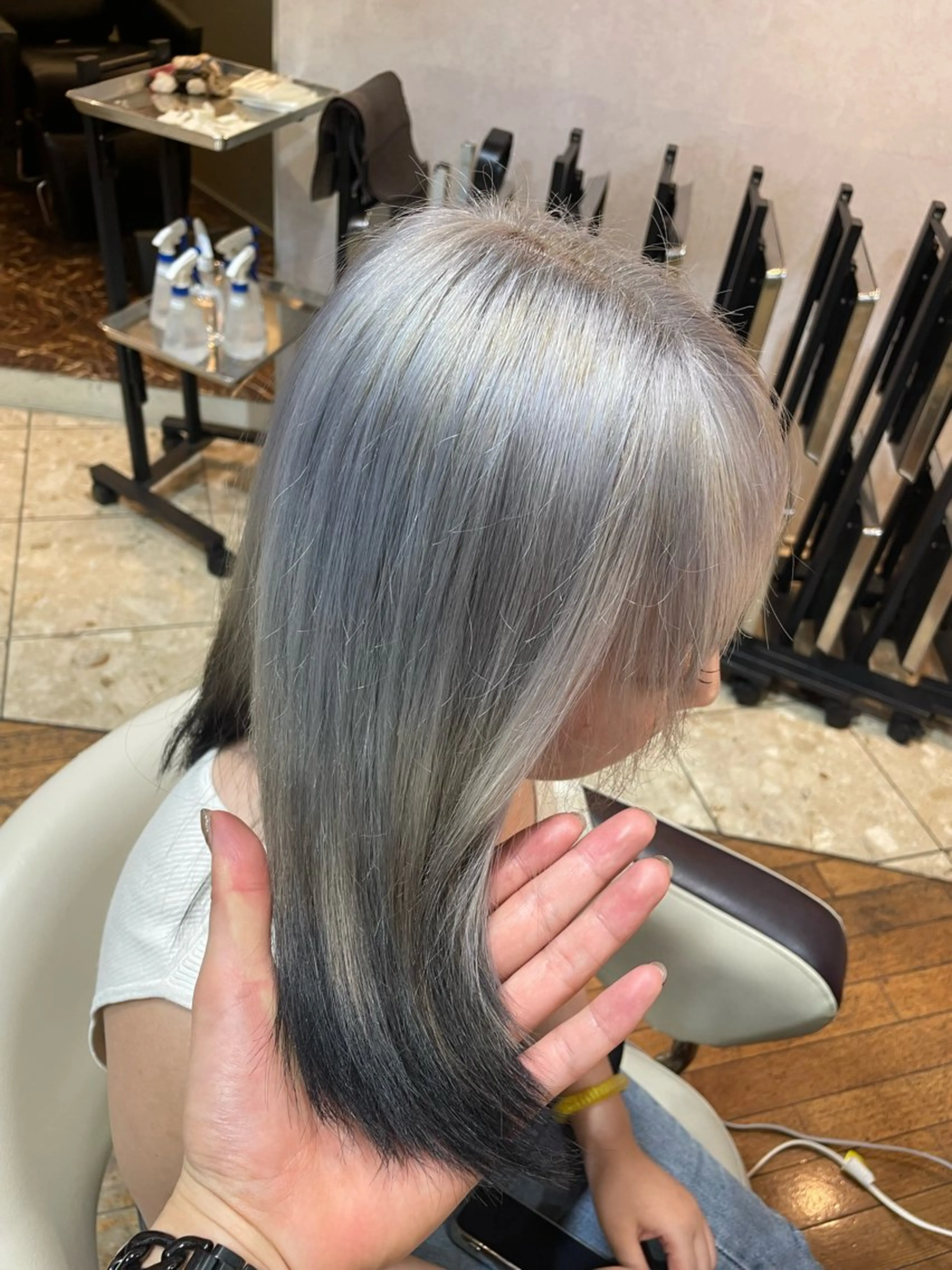 カラー 黒髪 デザインカラー イーストハムヘッドショップ所属・野村 直輝のヘアスタイル