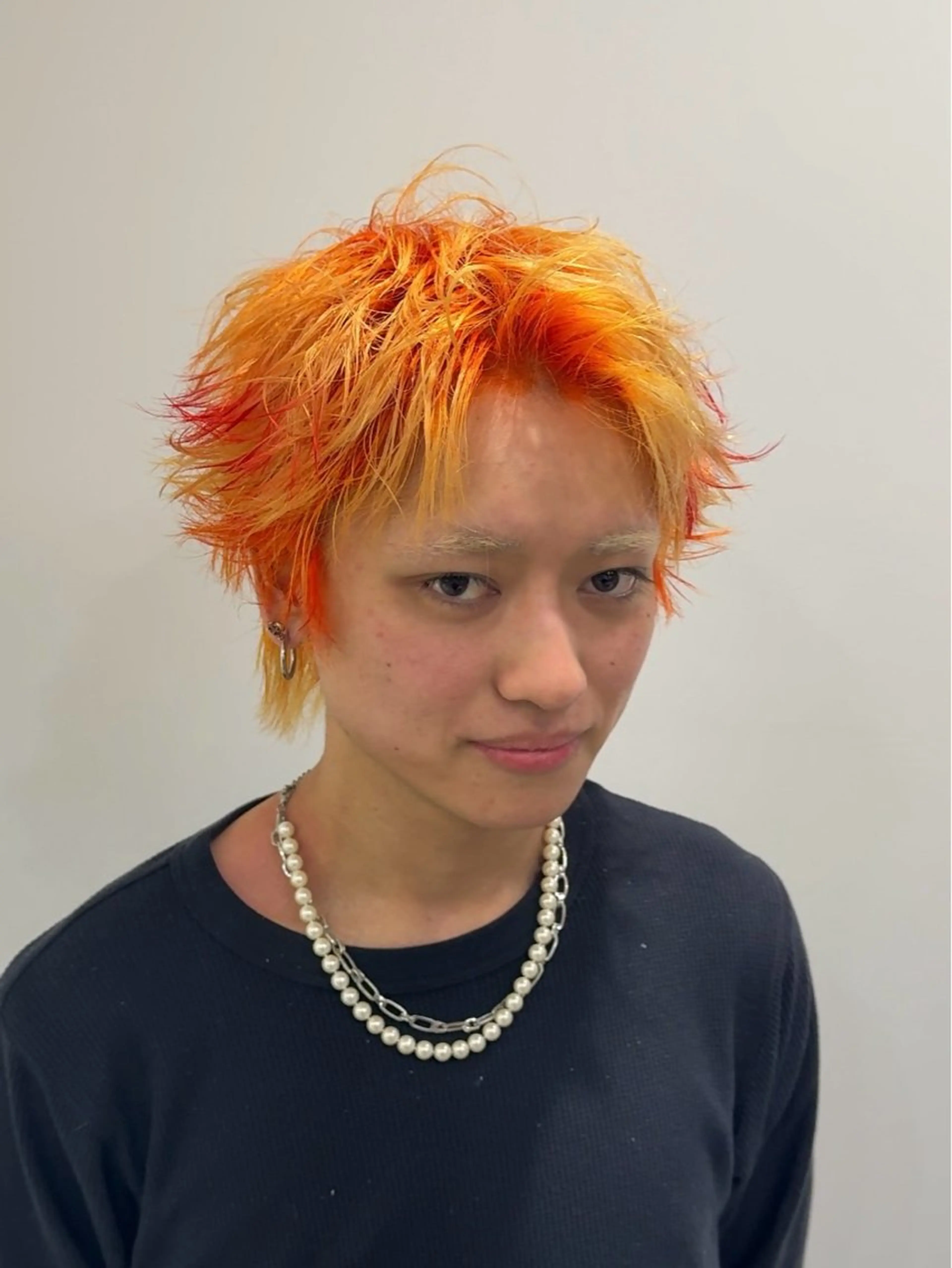 ショート カラー ベージュカラー デザインカラー ミルクティーベージュ ヘアカラー llwy名古屋栄所属・RYUKI/デザイ ンカラー/ブリーチのヘアスタイル