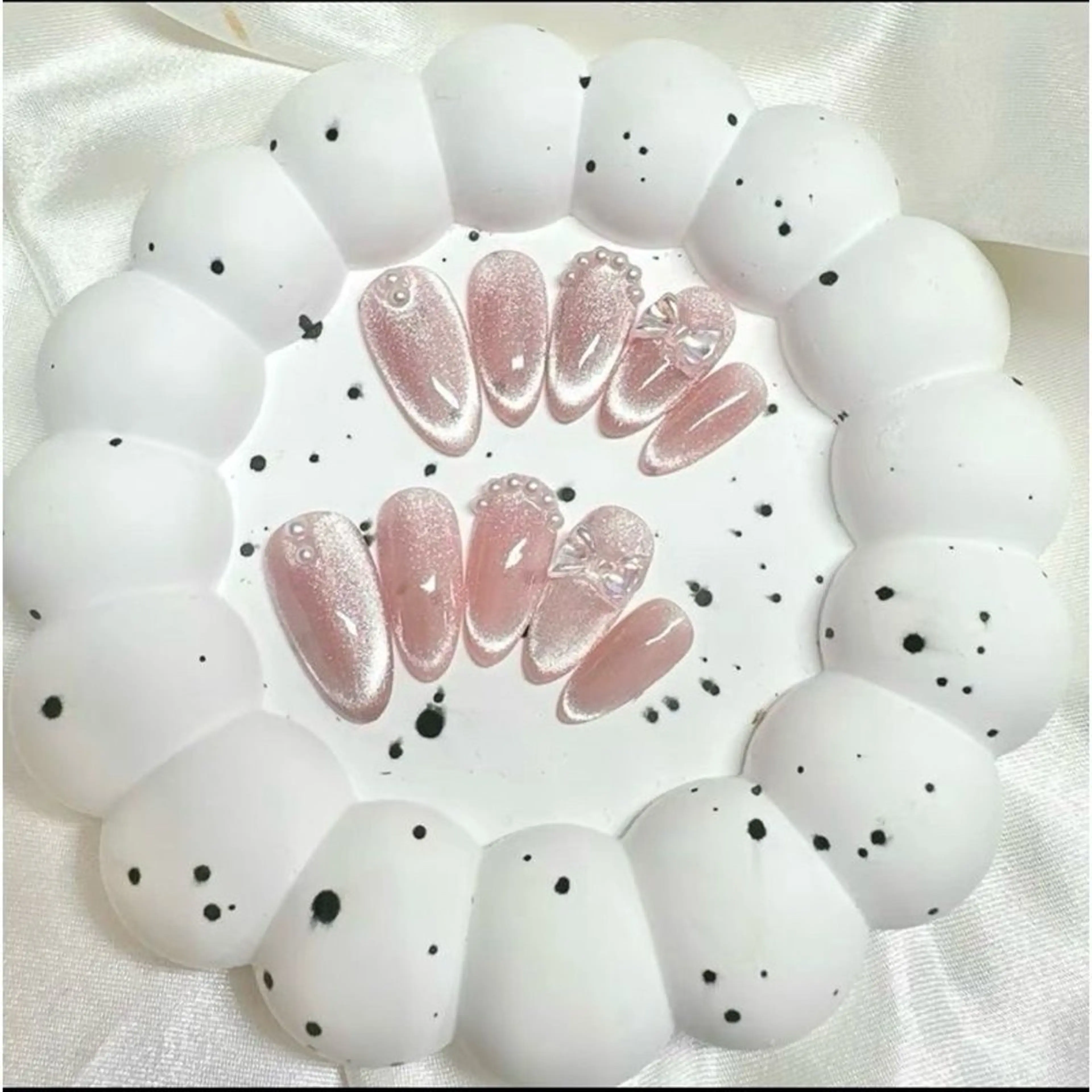 ネイル キラキラネイル 韓国ネイル ロングネイル ワンホンネイル ハンドネイル Josie nail salonのネイルデザイン