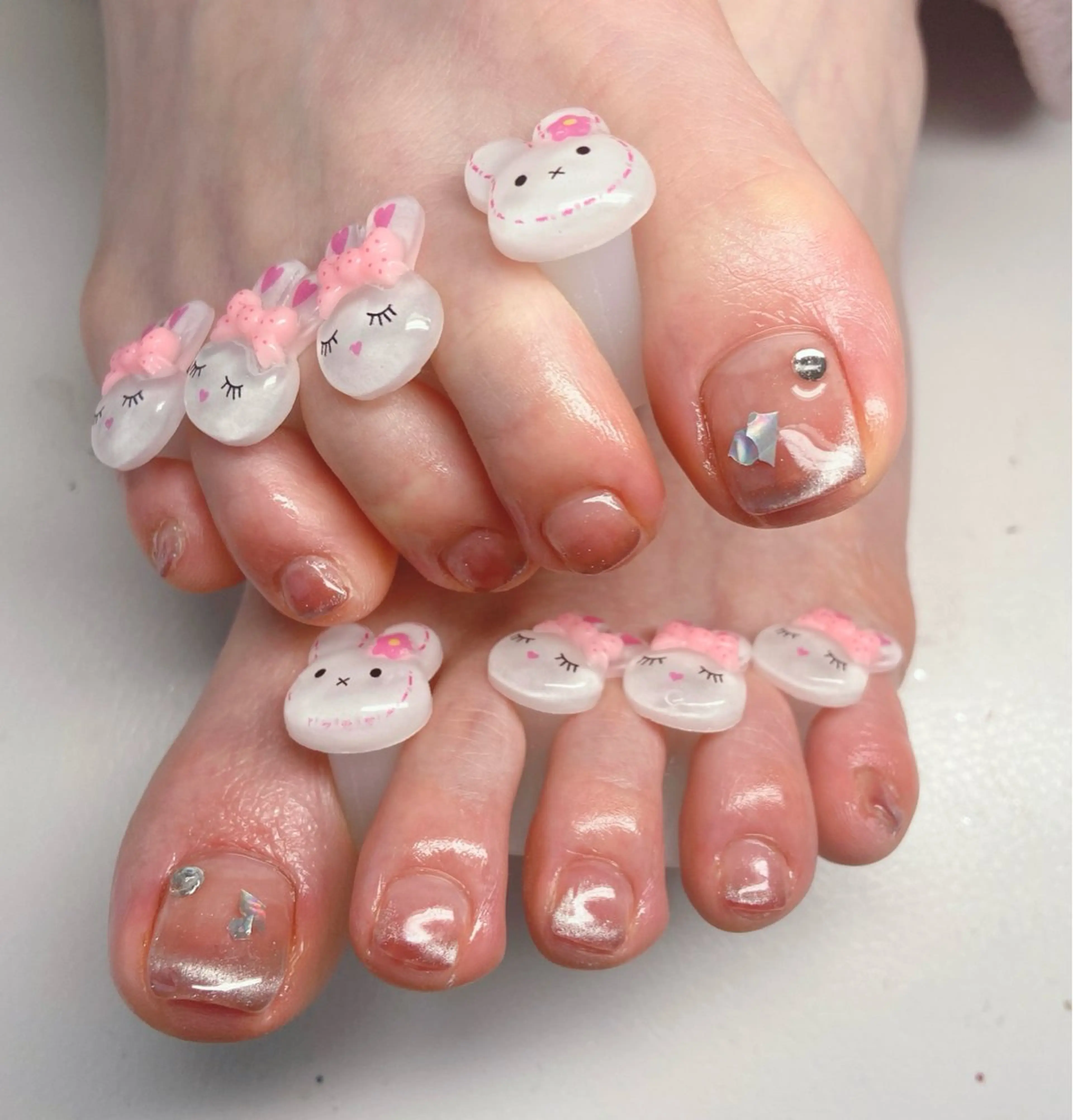 （オフ無し）チークマグフレンチフットネイル🦶🧲✨💎の写真