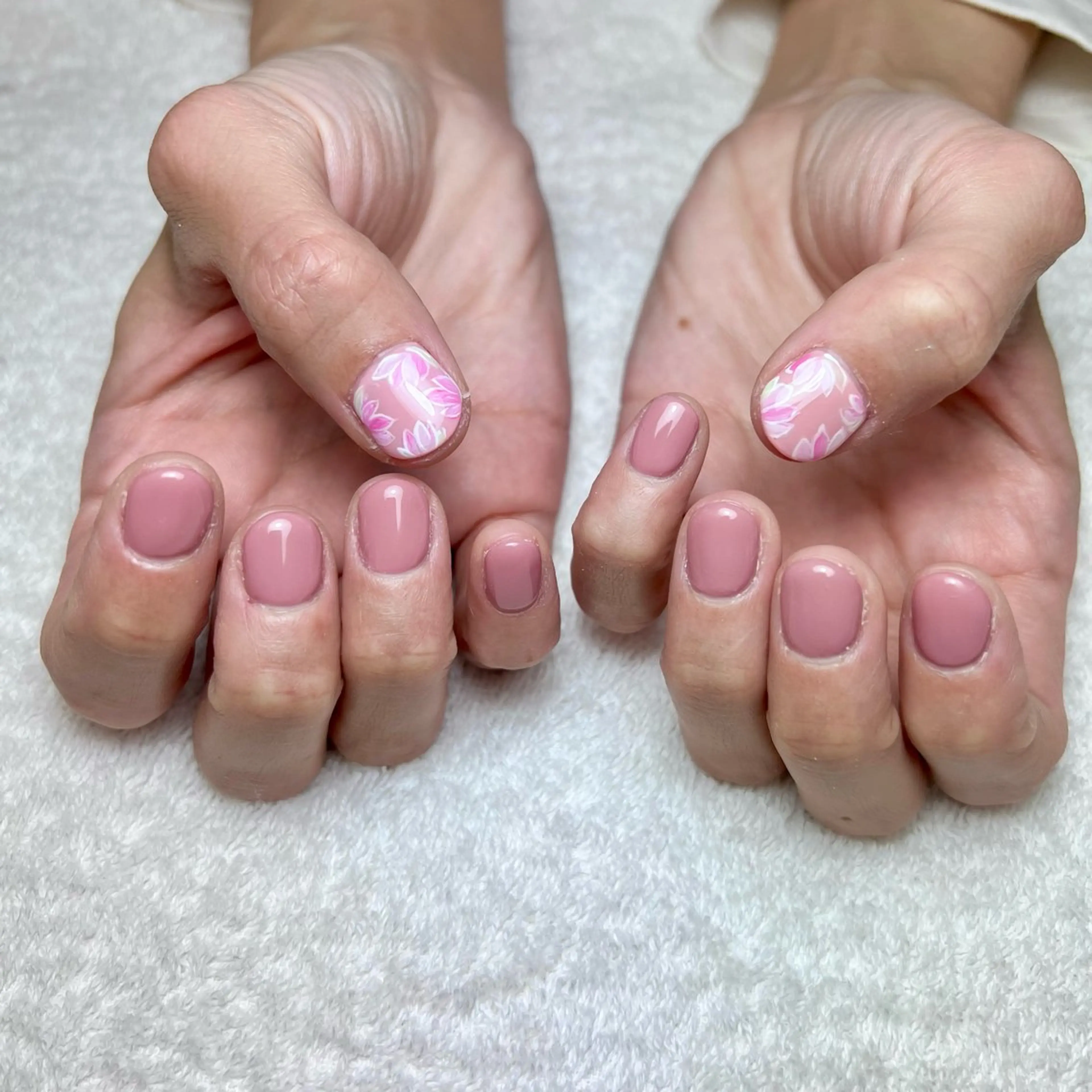 ネイル フラワーネイル 春ネイル ハンドネイル COCO+所属・COCO +のエステ・リラクイメージ