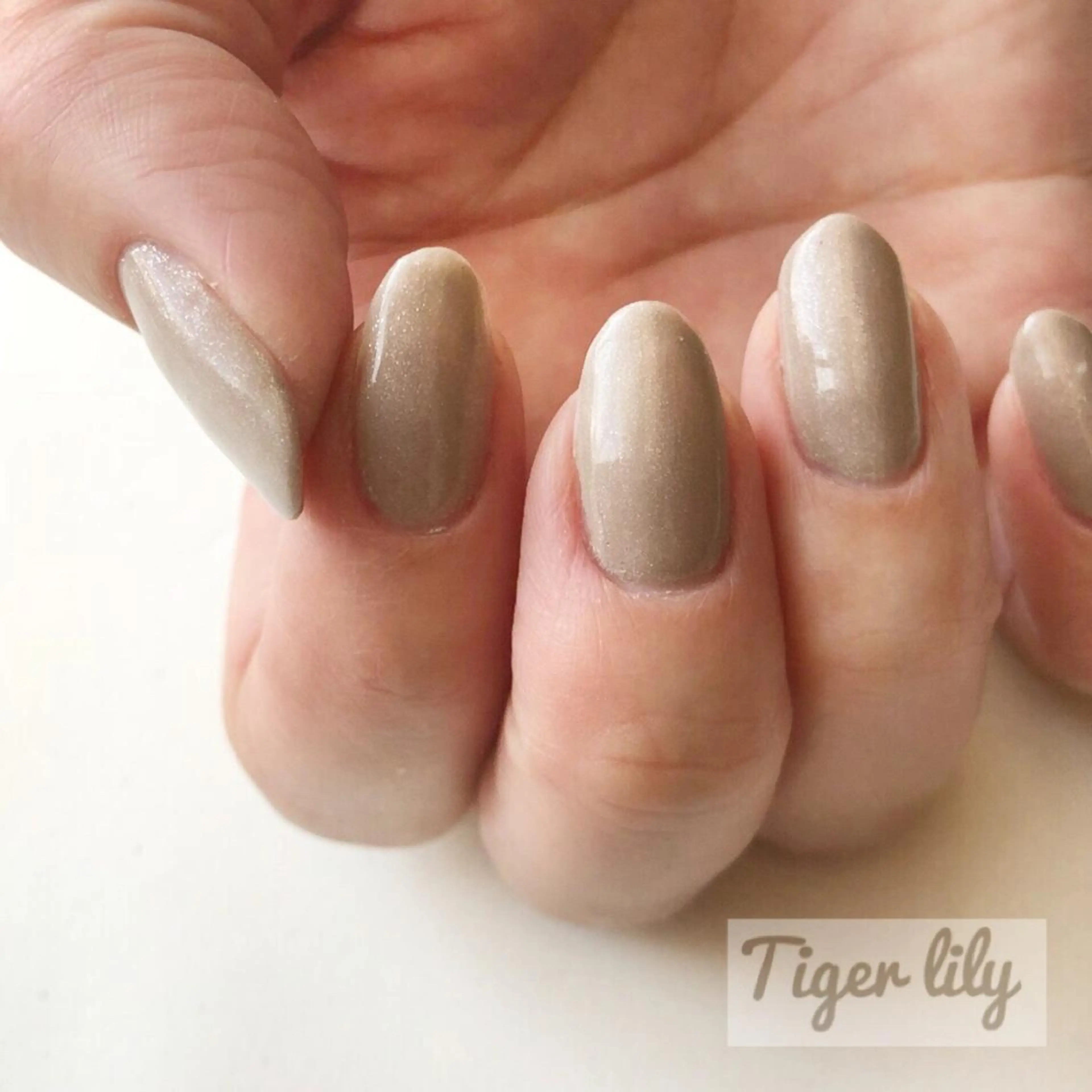 【ハンドジェルネイル ワンカラー】お好きなカラー1色お選びいただけます💅＊他店オフ+¥1000自店オフ+¥500の写真