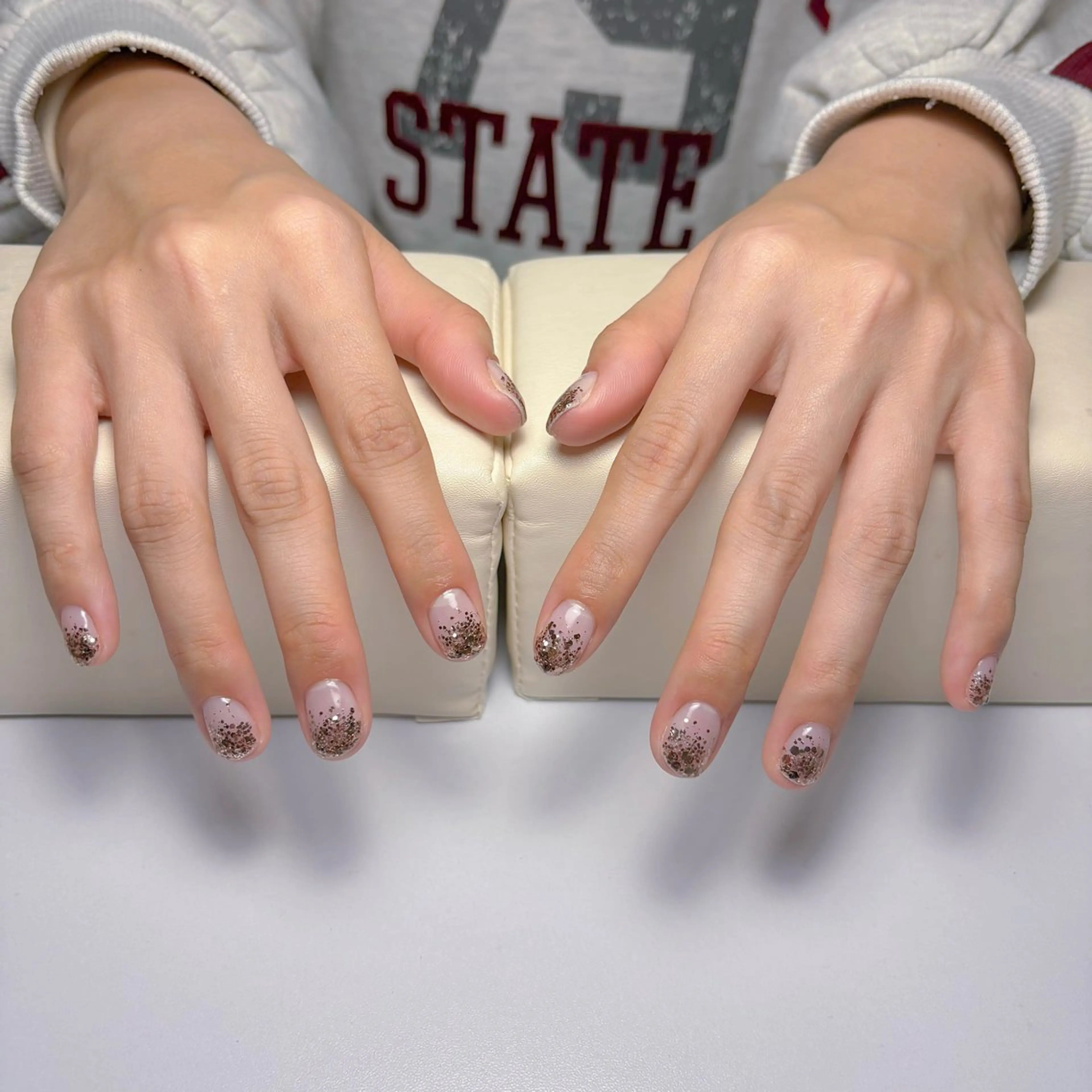 ネイル グラデーション ラメ(グリッター) ラメグラデーション ワンカラーネイル nail salon kohaku所属・nailsalon kohakuのネイルデザイン