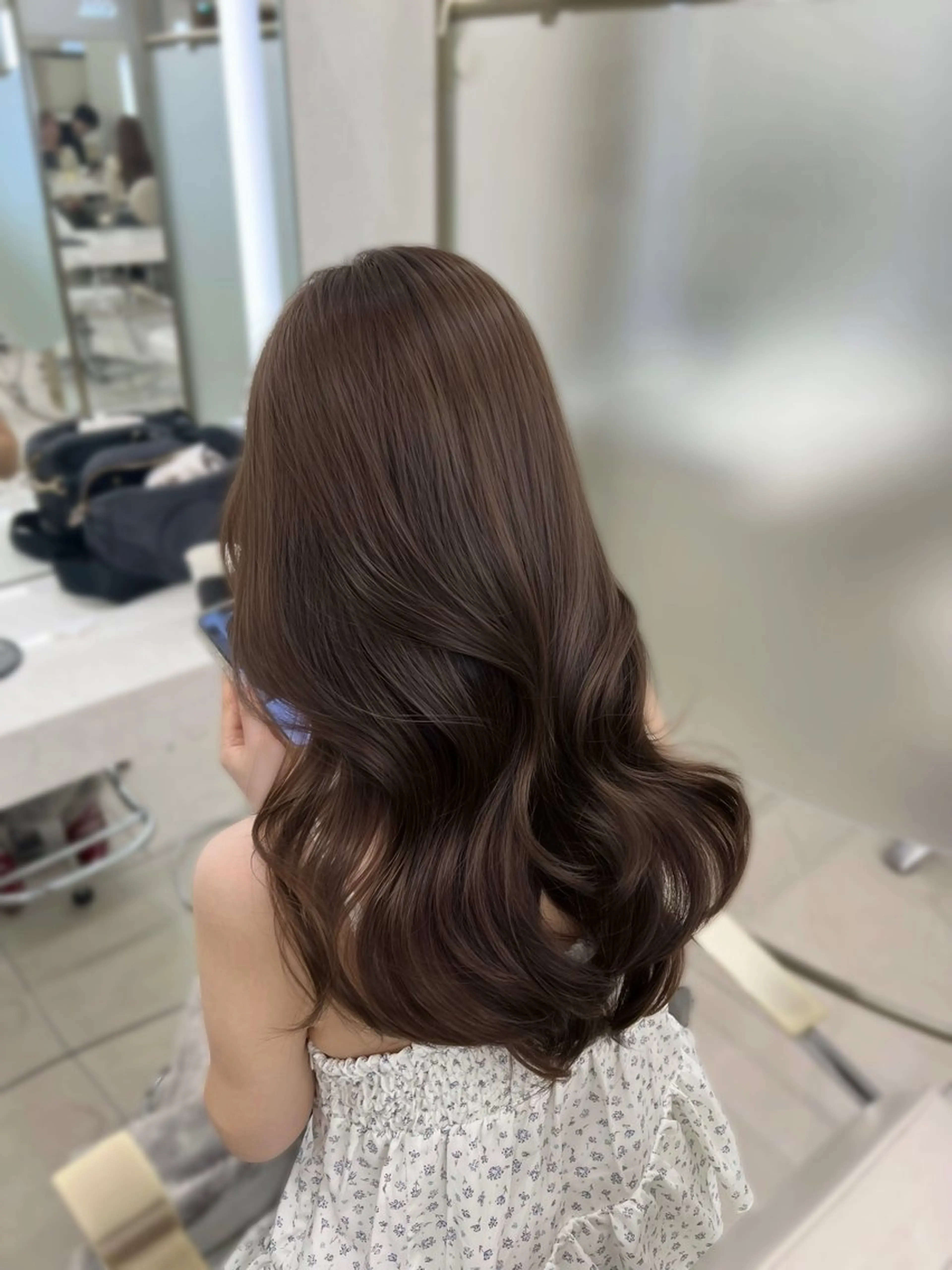 セミロング カット ヘアカラー トリートメント 顔周りカット/髪質 改善/透明感カラーのヘアスタイル