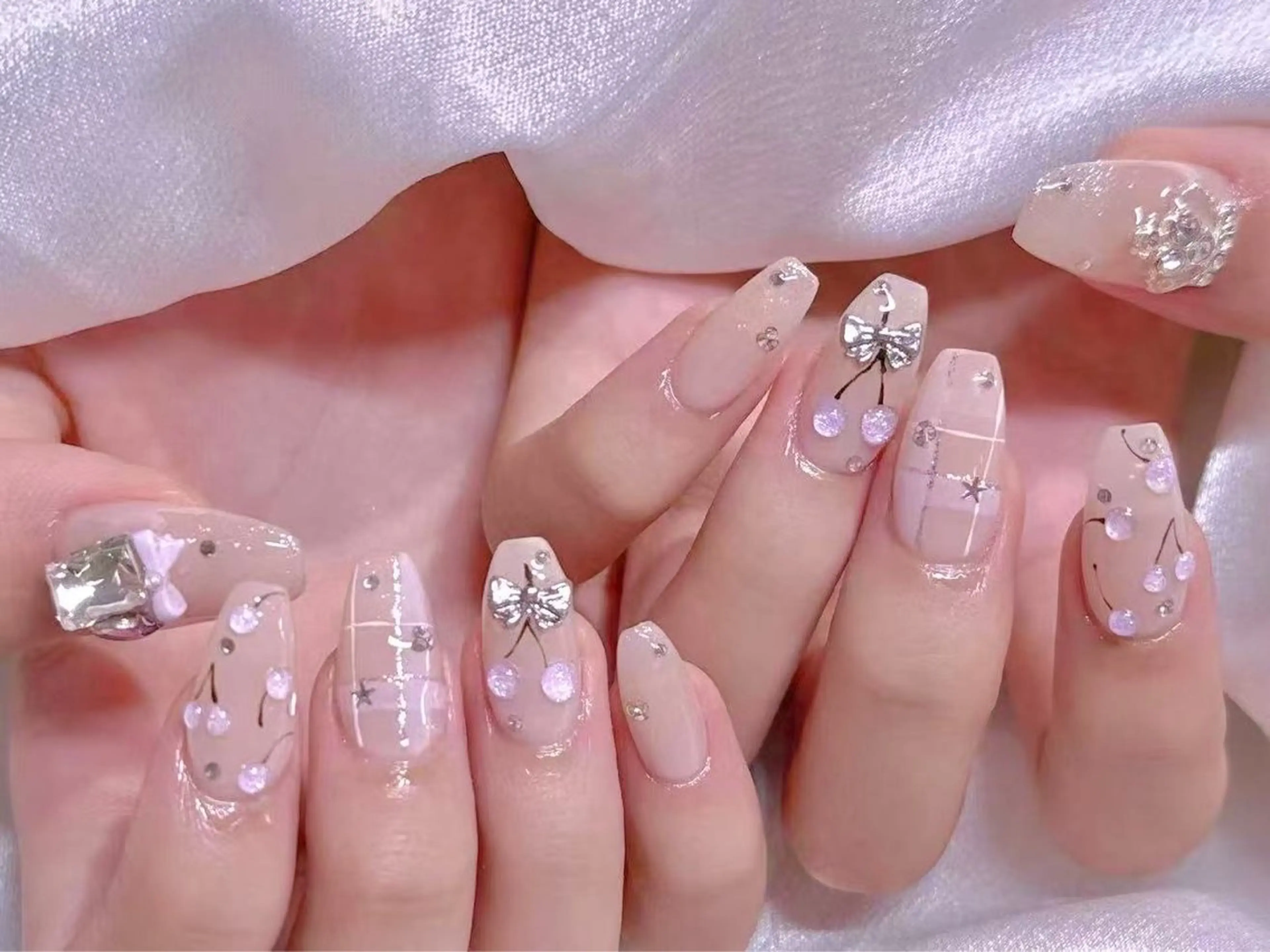 ネイル ハンドネイル ハンドケア リン リンのネイルデザイン