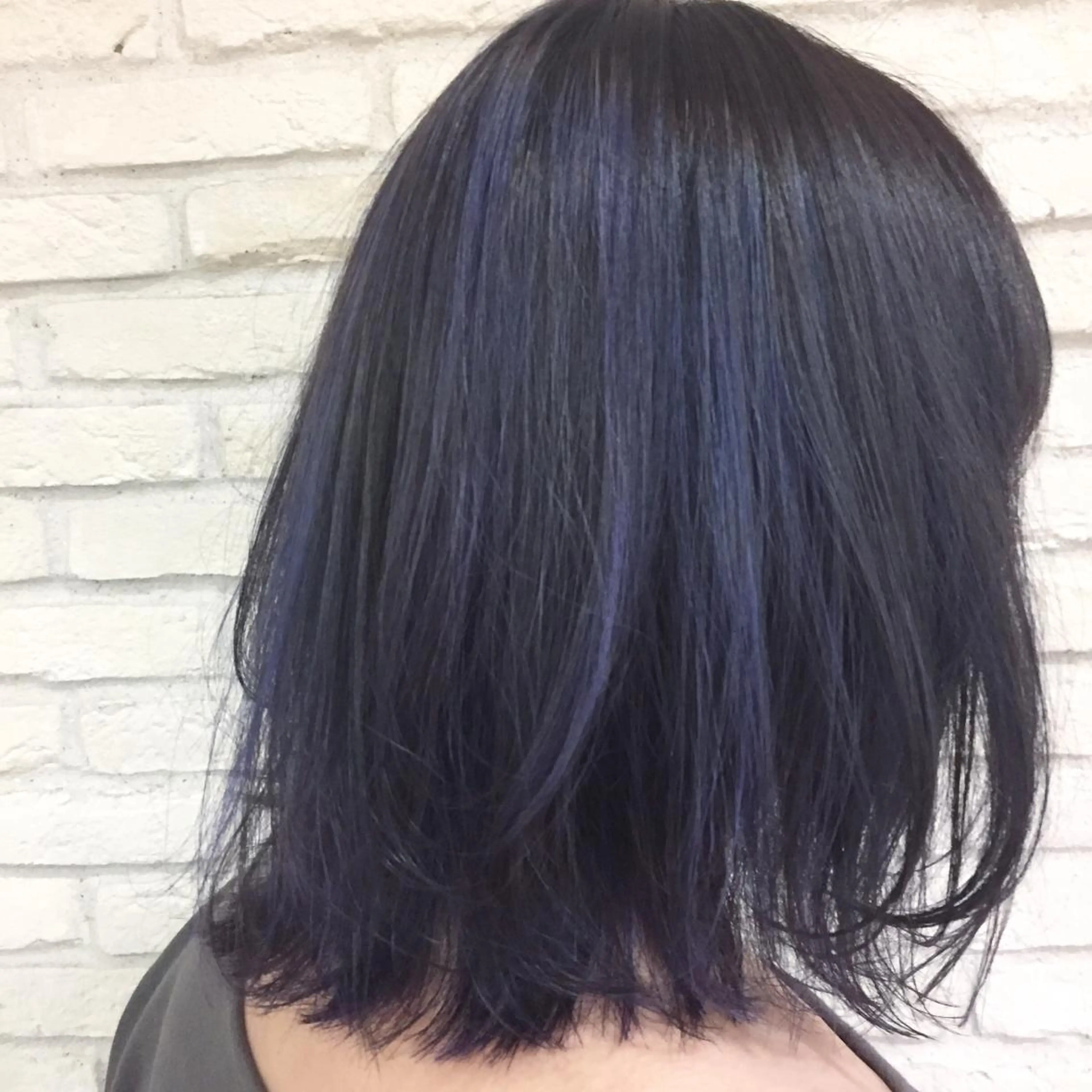 ミディアム カラー ダークグレー ハイライトカラー ネイビーカラー ハイライト HAUS 片山みほのヘアスタイル