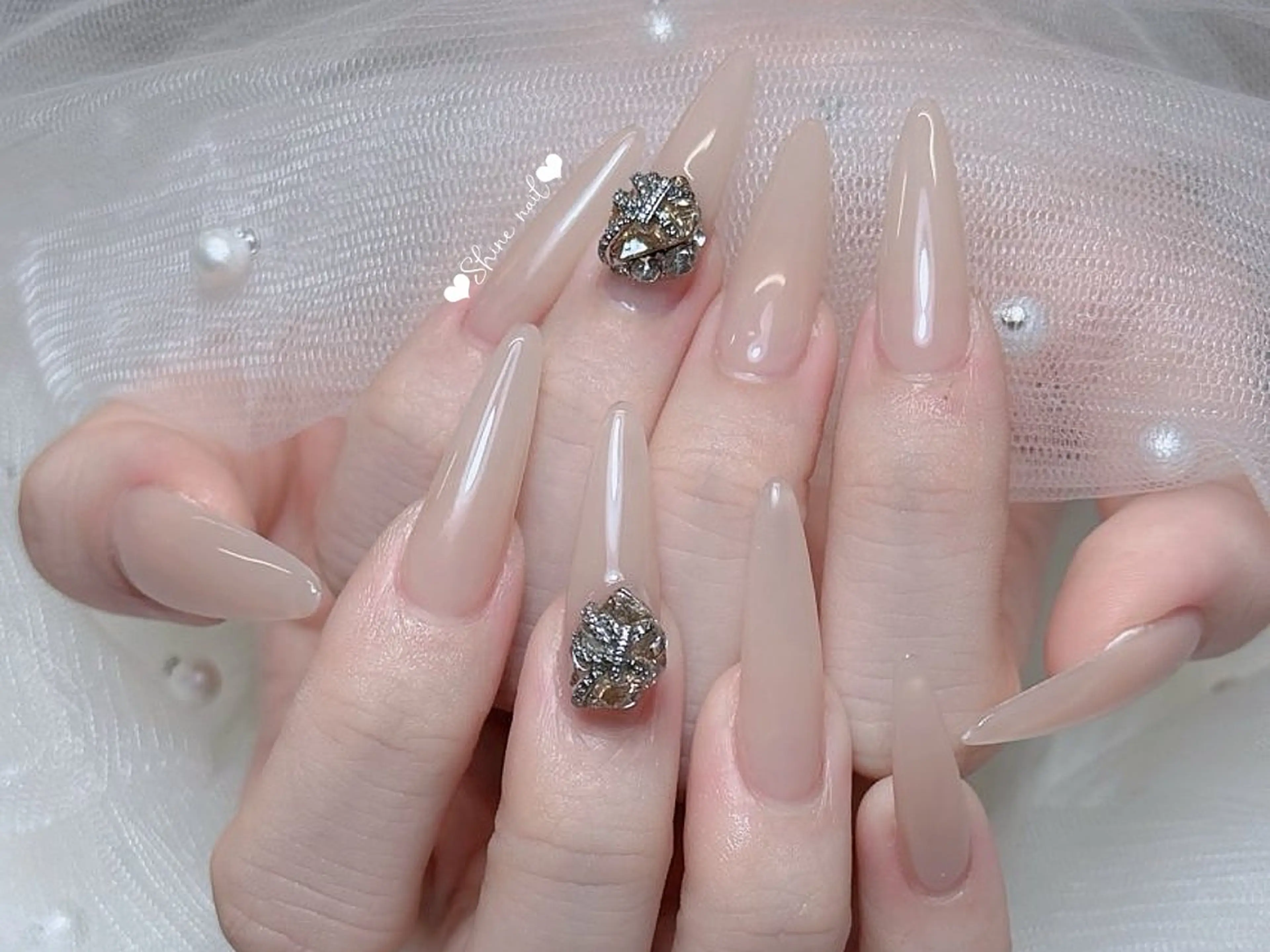 ネイル ハンドネイル 〜Shine Nail〜【サイナネイル】パラジェル／ 長さだし／持ち込み／ワンホン／フィルイン所属・サイナ🎀 長さだし&デザインのネイルデザイン