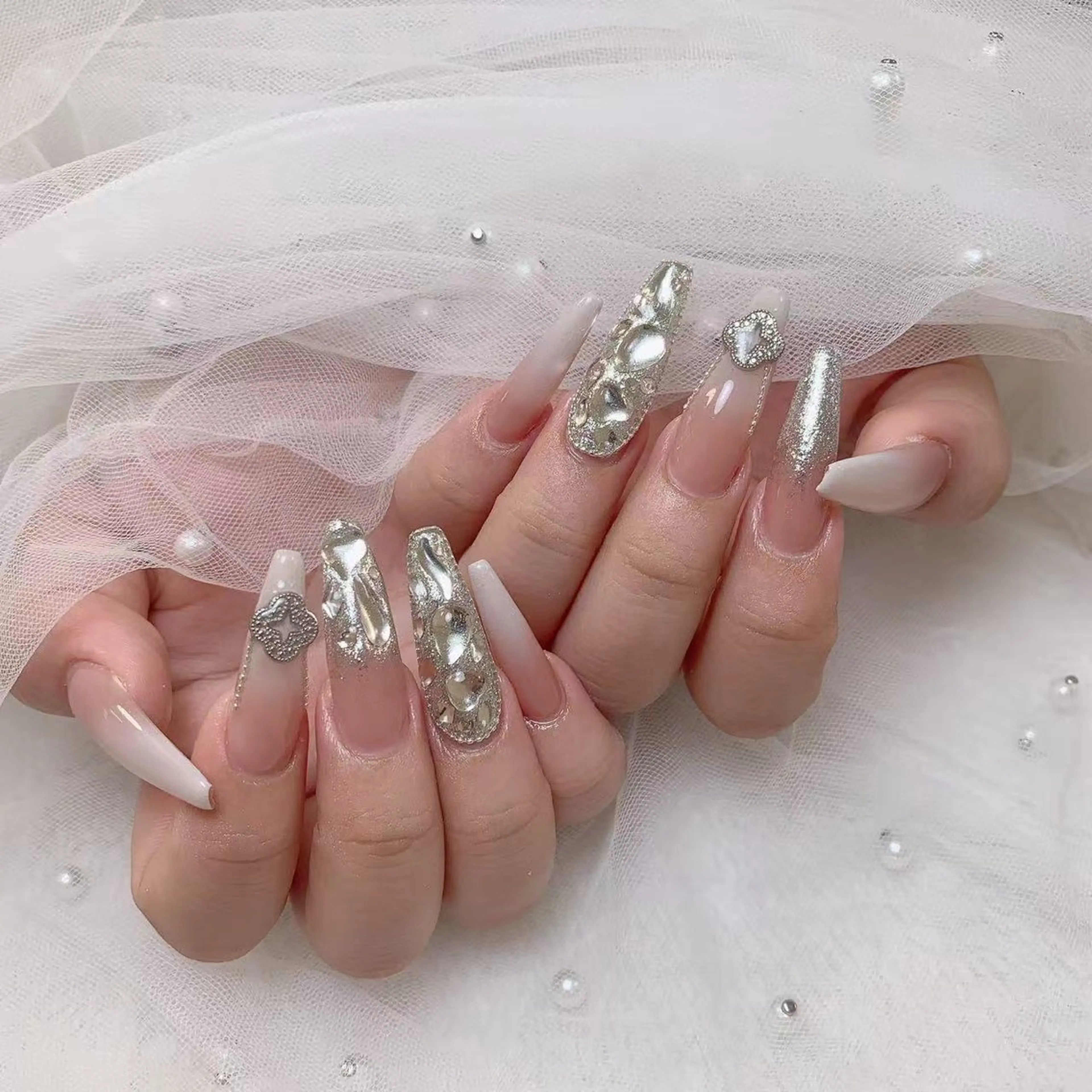 ネイル 持ち込み Amina nail salonのネイルデザイン
