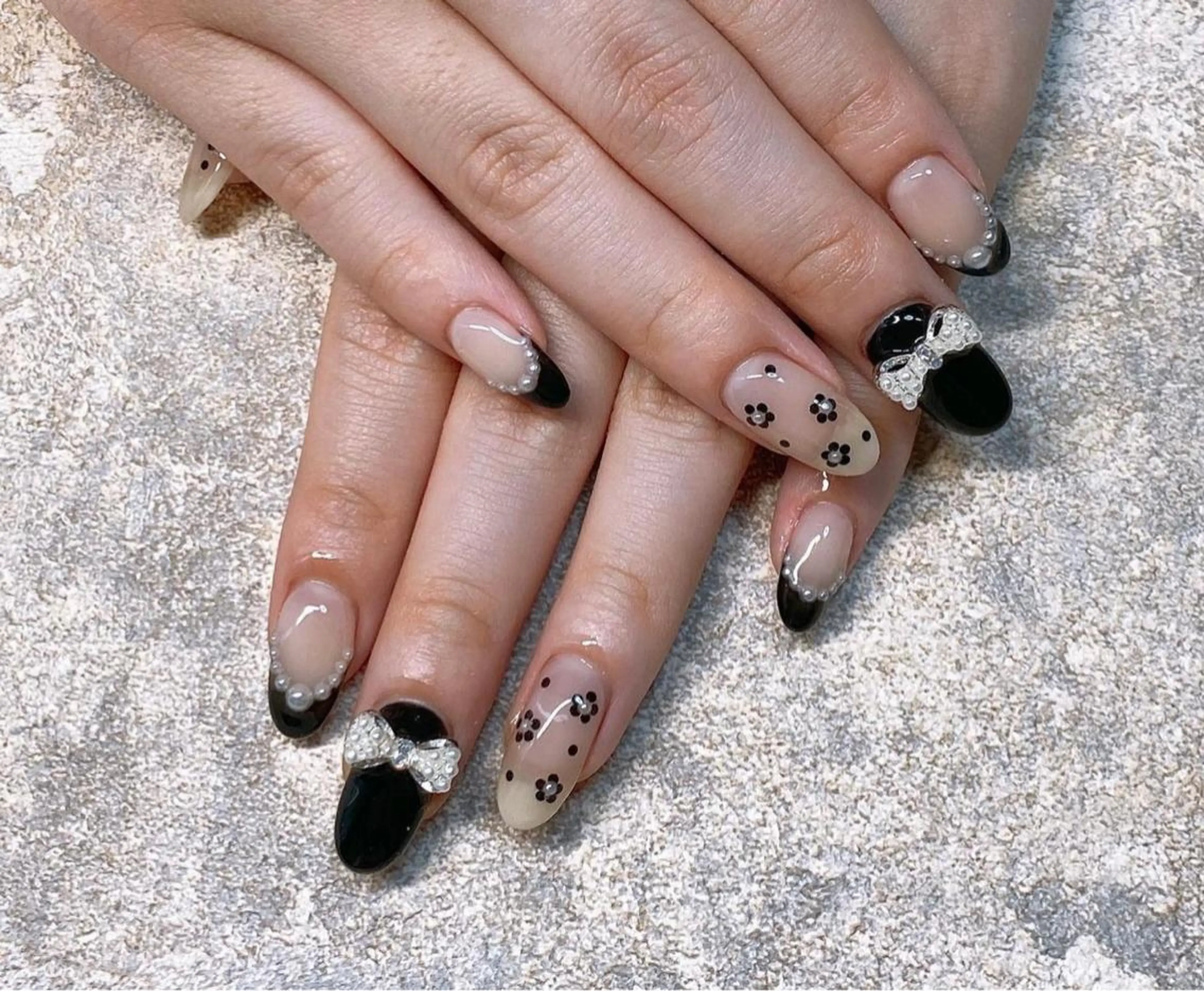 ネイル フラワーネイル フレンチネイル リボン coco nailのネイルデザイン