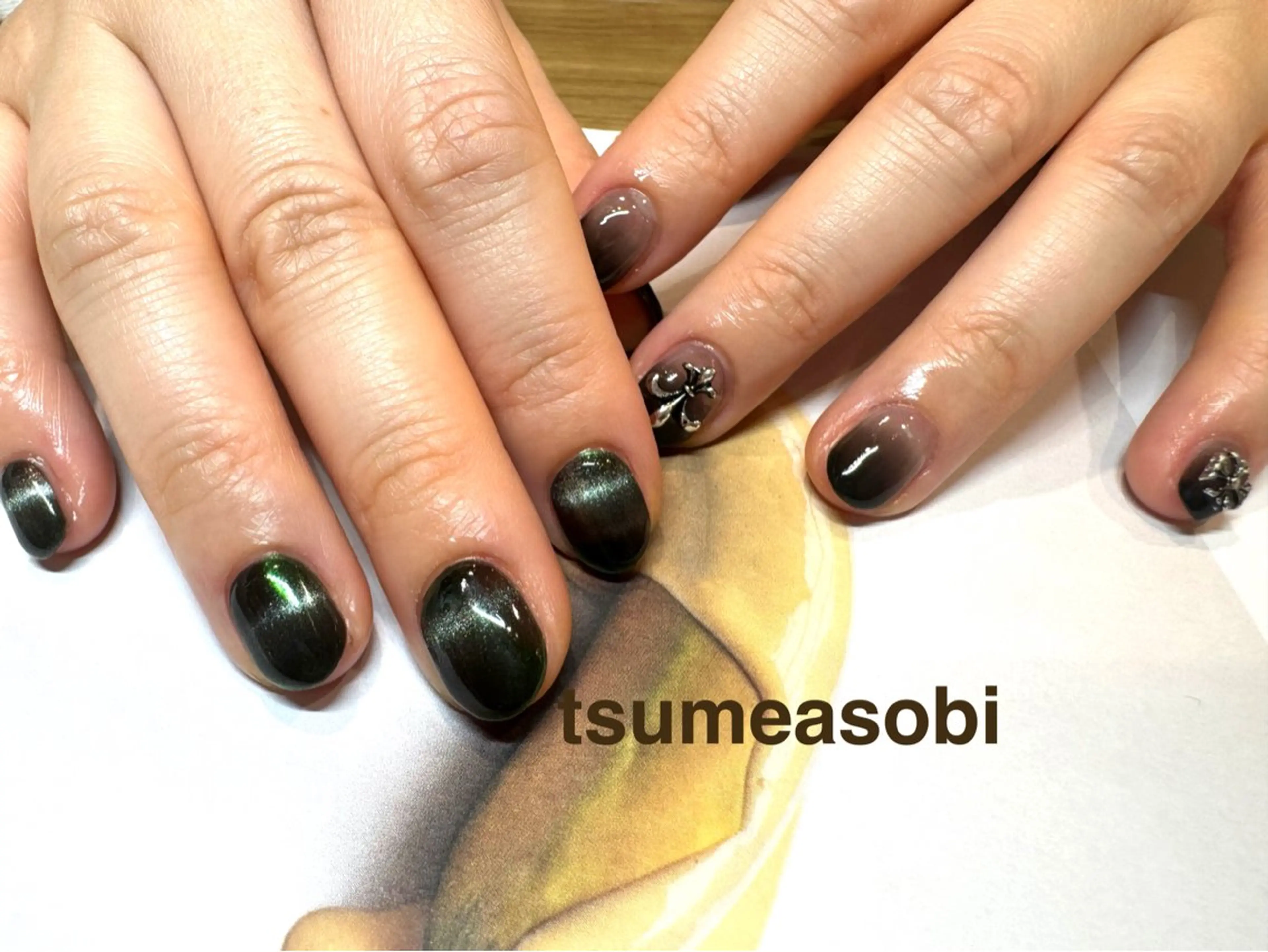 ネイル マグネットネイル 持ち込み ハンドネイル tsumeasobi所属・tsumeasobi 🪬macoのネイルデザイン