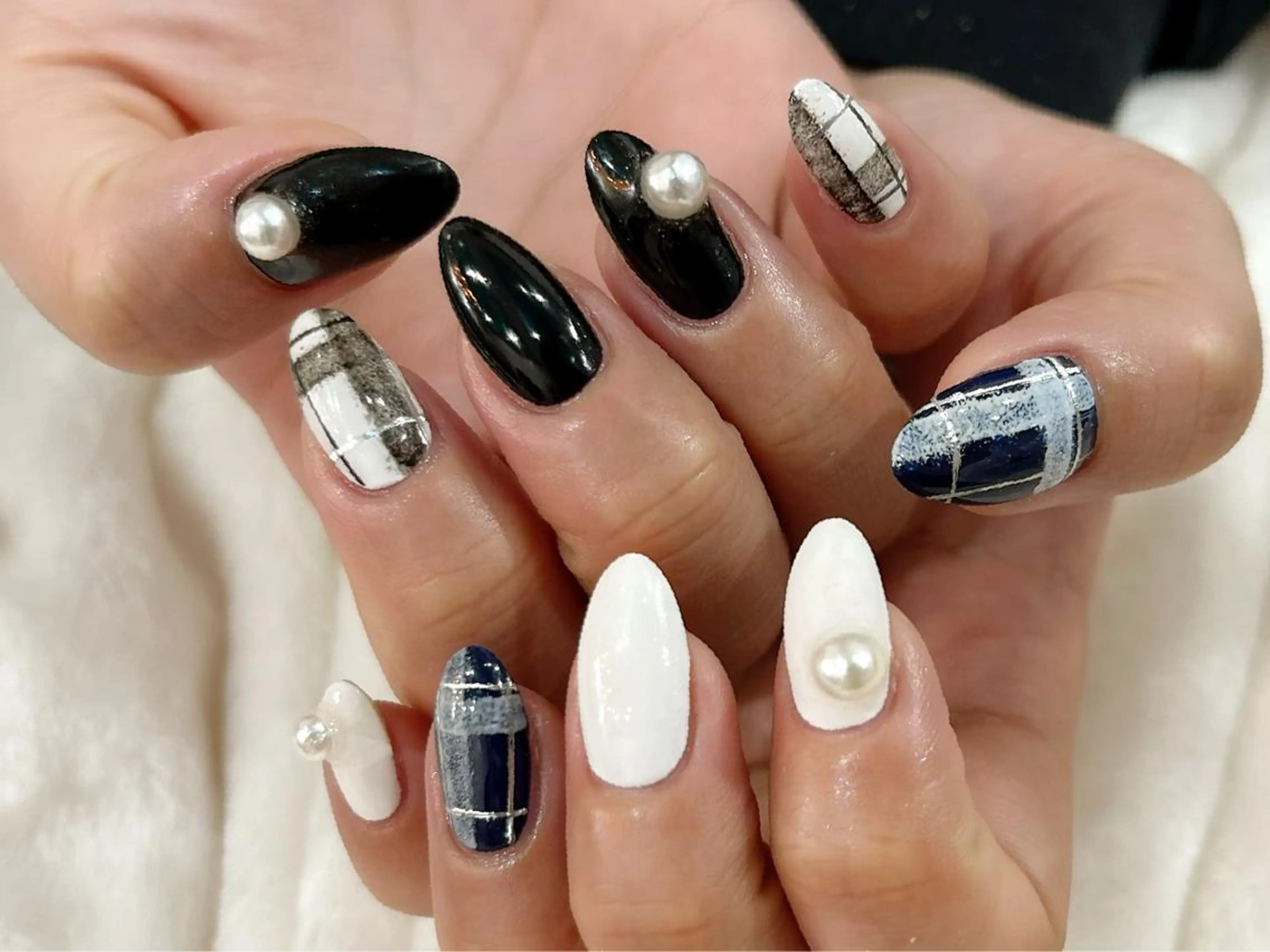 ネイル nailsalon Mirrorのネイルデザイン