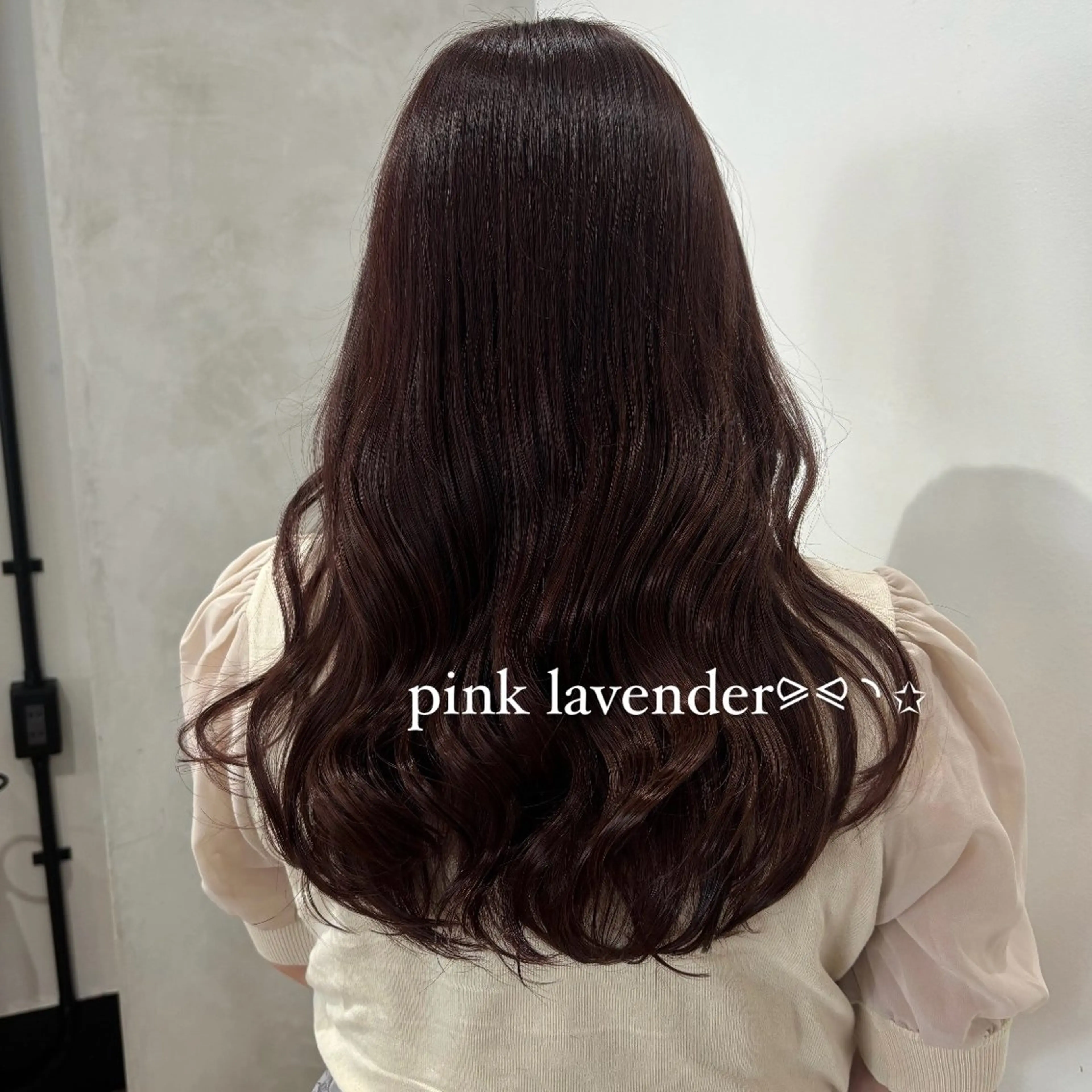 ロング カラー 𝑴𝒊𝒌𝒖💝 透明感モテカラーのヘアスタイル